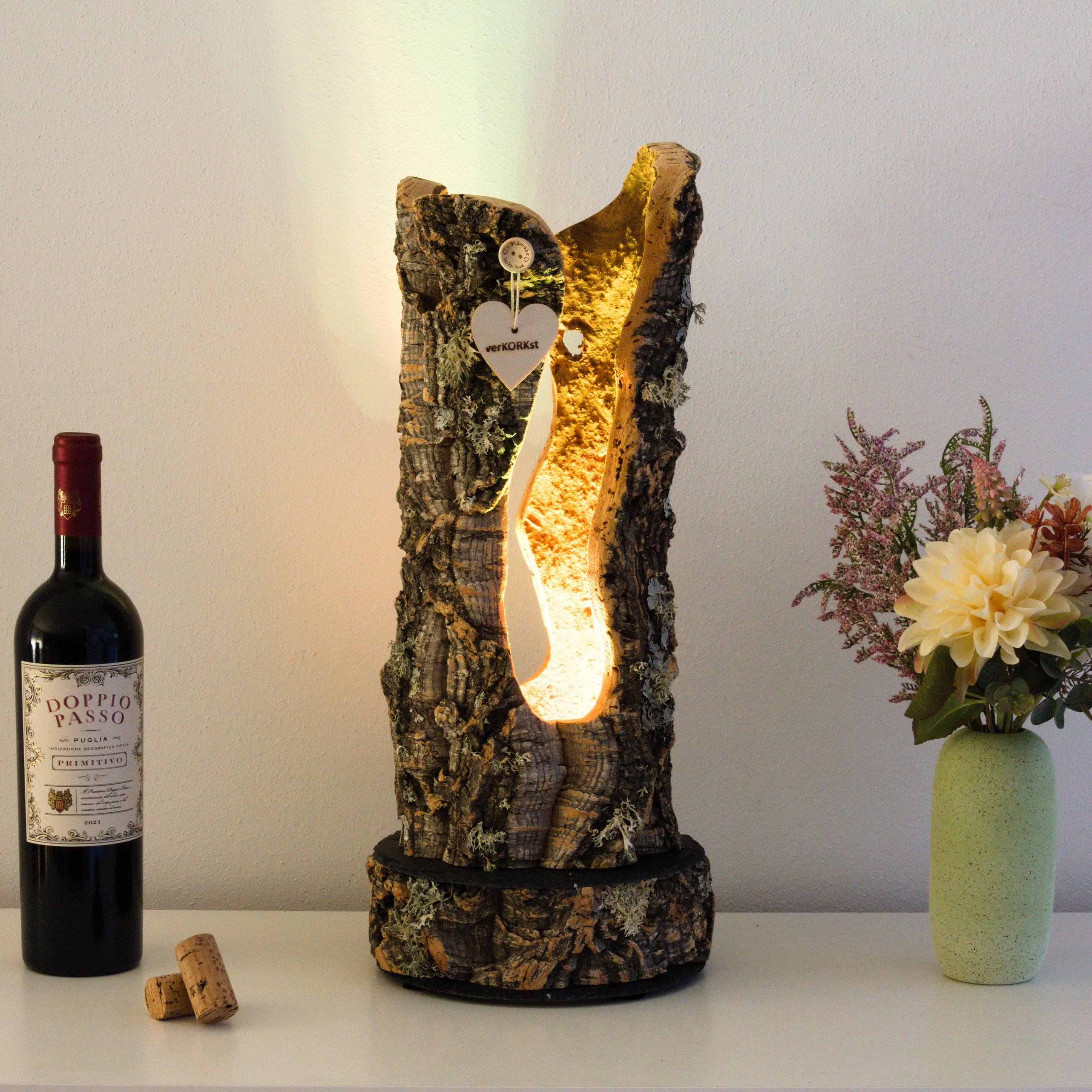 verKORKst Premium Tischlampe aus Korkrinde