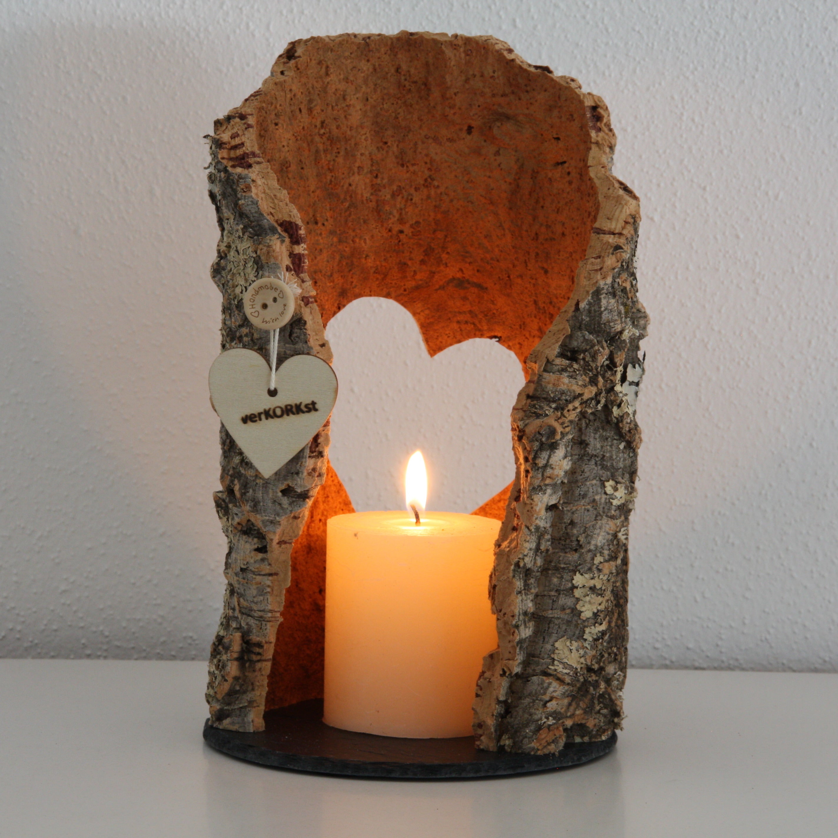 verKORKst Premium Windlicht mit HERZ-Ausschnitt aus Korkrinde * Teelichthalter Kerzenhalter * rustikale Dekoration * Präsentation Kerzen * handmade * Unikat