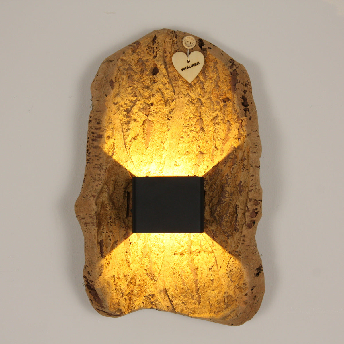 verKORKst Premium Wandlampe kabellos aus Korkrinde * Akku aufladbar * Bewegungssensor * Exklusive Vintage Wandleuchte im Landhausstil * handmade in Germany