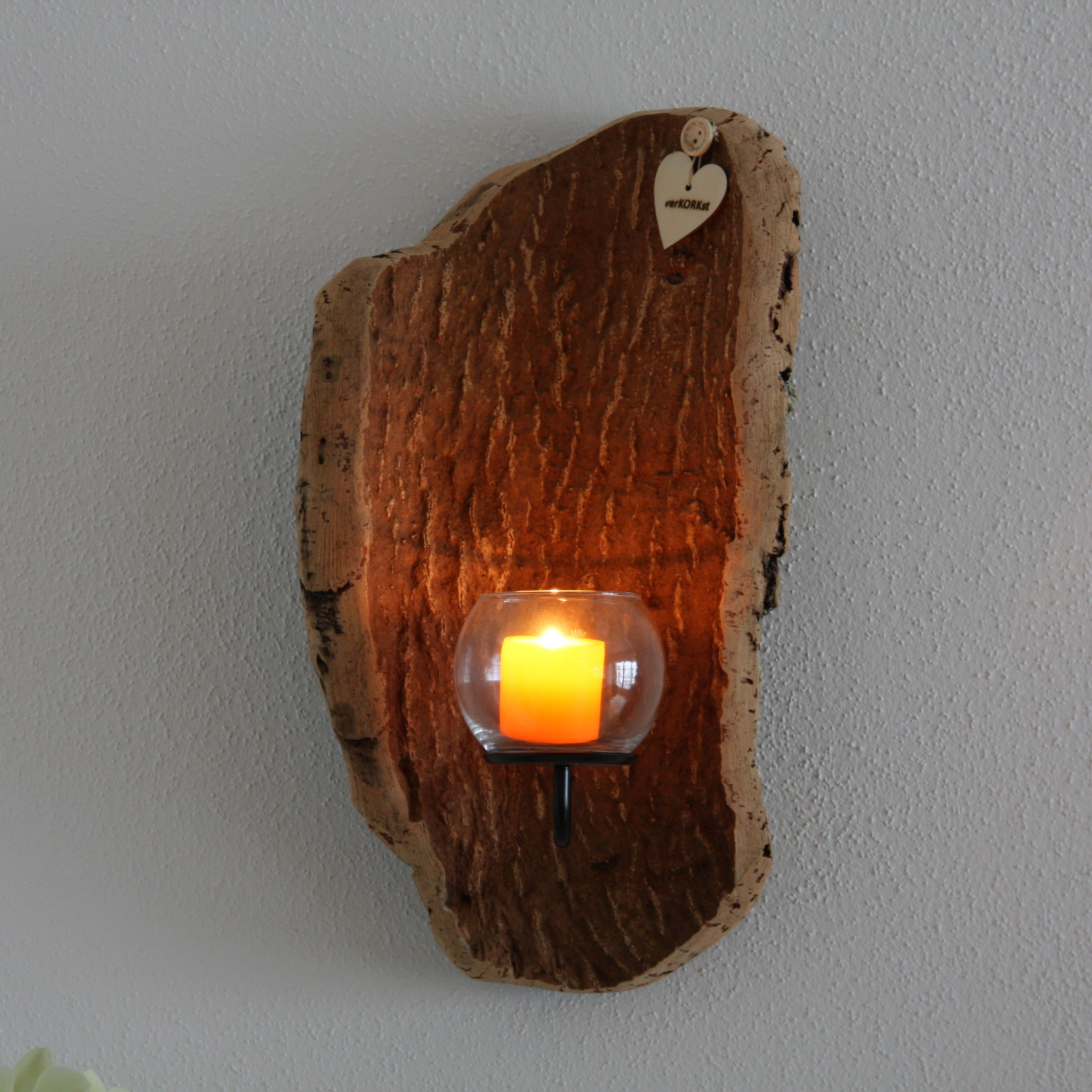 verKORKst Premium Wandkerzenhalter aus Korkrinde für Innen- & Außenbereich * rustikale Wanddekoration * Exklusiver Vintage Wand Kerzenhalter * handgefertigt in Deutschland