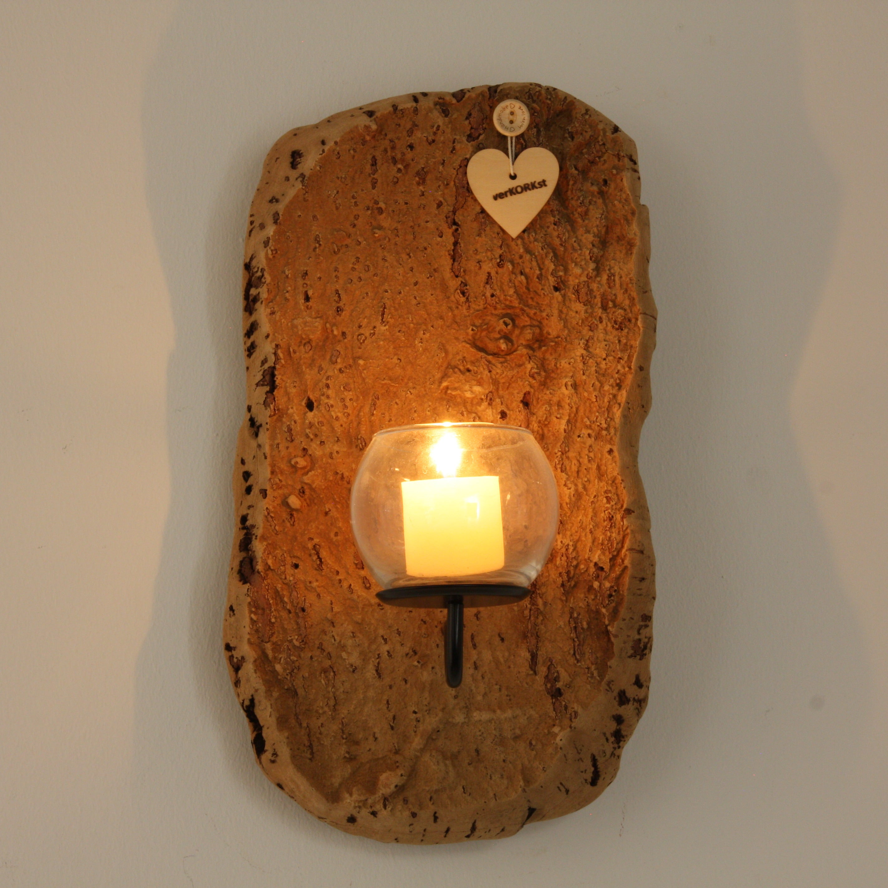 verKORKst Premium Wandkerzenhalter aus Korkrinde für Innen- & Außenbereich * rustikale Wanddekoration * Exklusiver Vintage Wand Kerzenhalter * handgefertigt in Deutschland