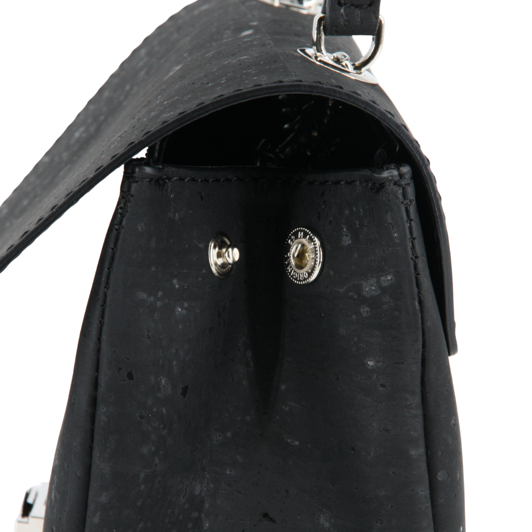 Kork Handtasche * high-end Qualität * schwarz * in 2 Formate verwandelbar * Individuell einstellbare Kettenlänge * Umhängetasche für Frauen * Crossbody * handmade in Portugal