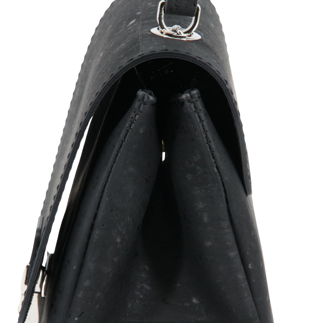 Kork Handtasche * high-end Qualität * schwarz * in 2 Formate verwandelbar * Individuell einstellbare Kettenlänge * Umhängetasche für Frauen * Crossbody * handmade in Portugal