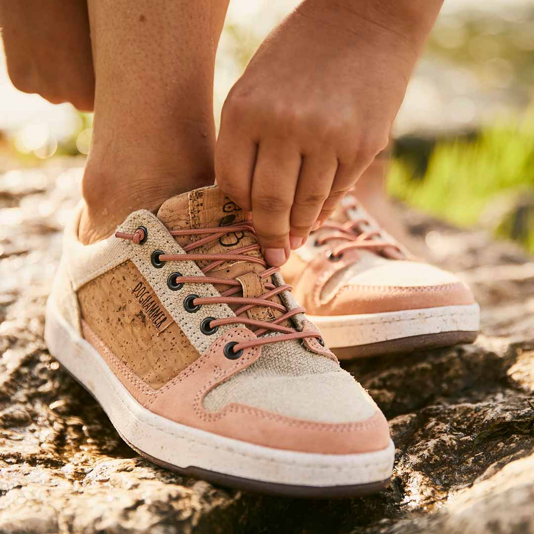Sneaker Kork und Baumwolle * Textile Commuter Peach * Freizeitschuh von Doghammer Rosenheim * nachhaltiger Frauenschuh * handmade in Portugal