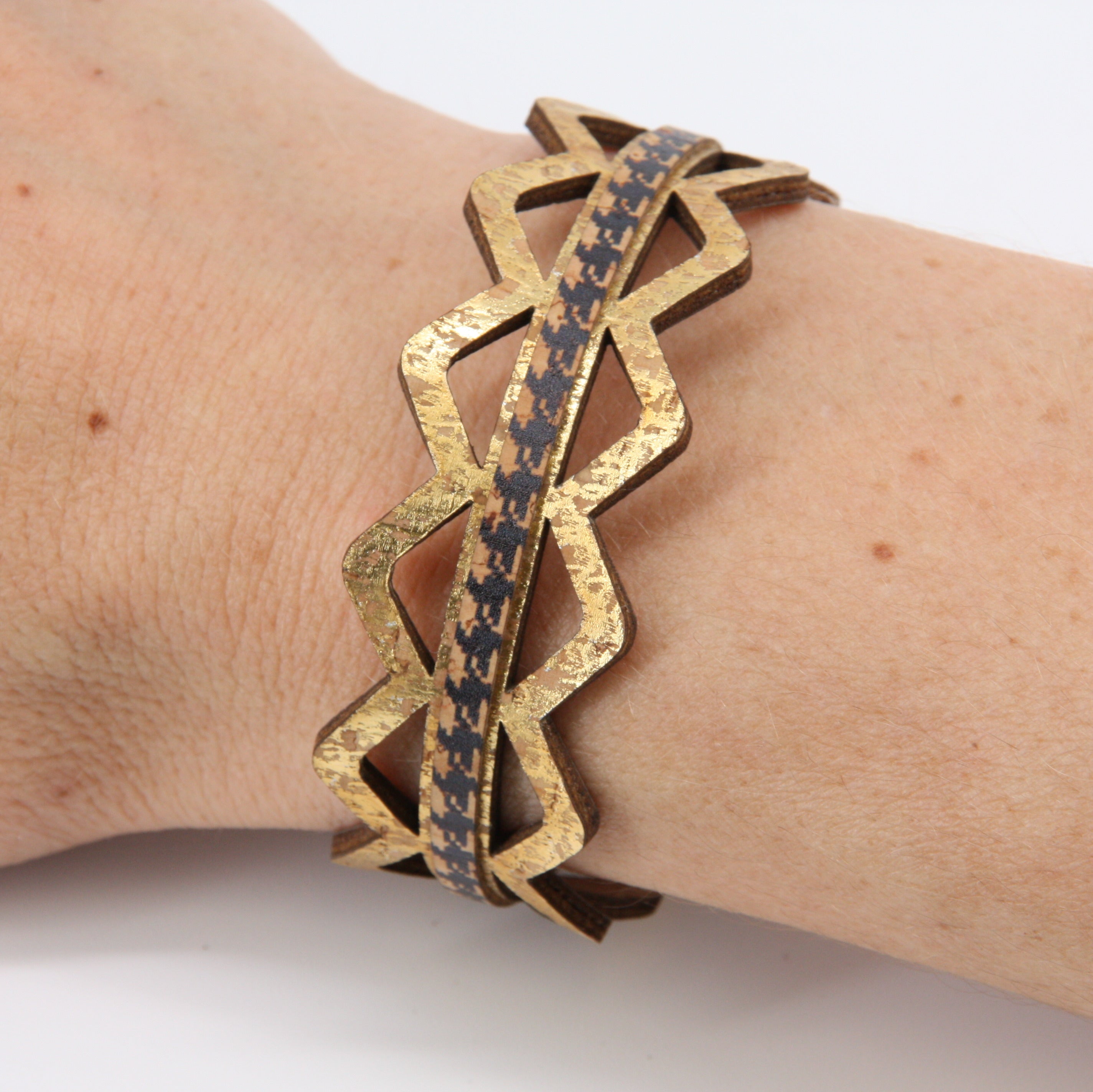 Armband aus Kork * Motiv Raute gold schwarz * handmade in Portugal * extrem nachhaltig * vegan * nickel- u. bleifrei