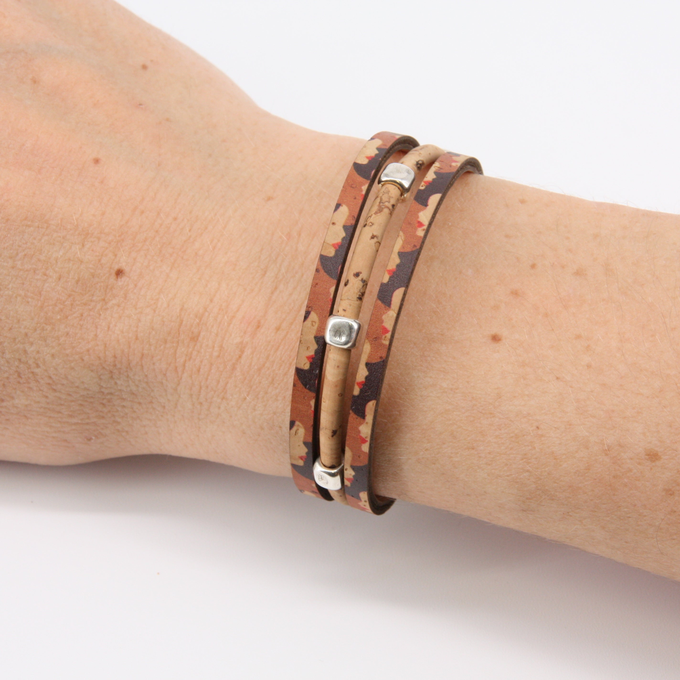 Armband aus Kork * Motiv Gesichter * 2 Größen * handmade in Portugal * extrem nachhaltig * vegan * nickel- u. bleifrei