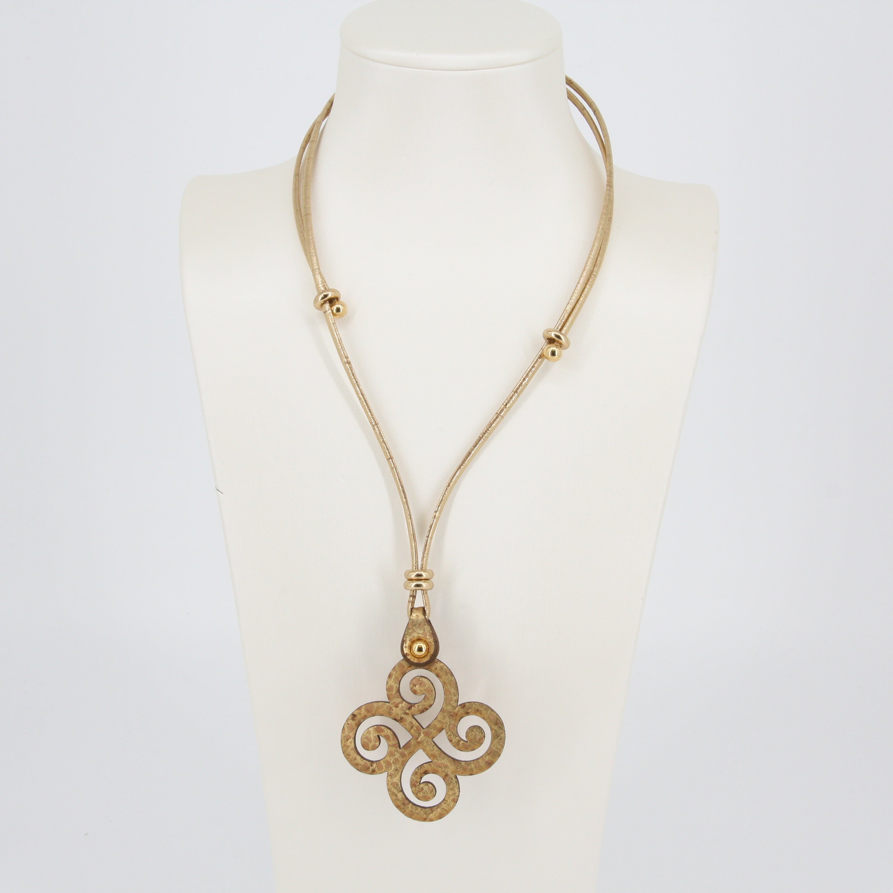Halskette aus Kork * Motiv Kleeblatt * handmade in Portugal * extrem nachhaltig * vegan * nickel- u. bleifrei * Länge verstellbar
