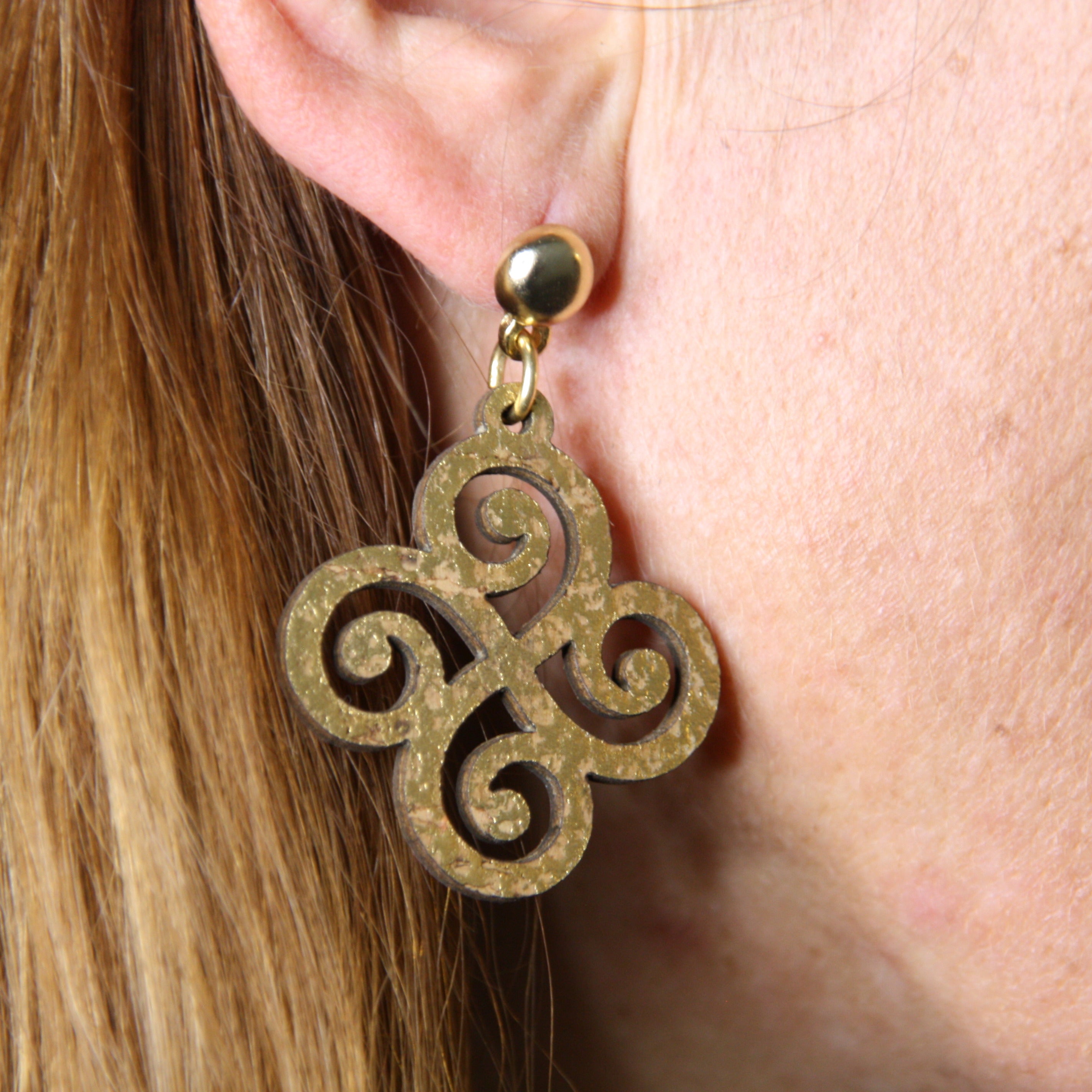 Ohrringe aus Kork * Motiv Kleeblatt * handmade in Portugal * extrem nachhaltig * vegan * nickel- u. bleifrei