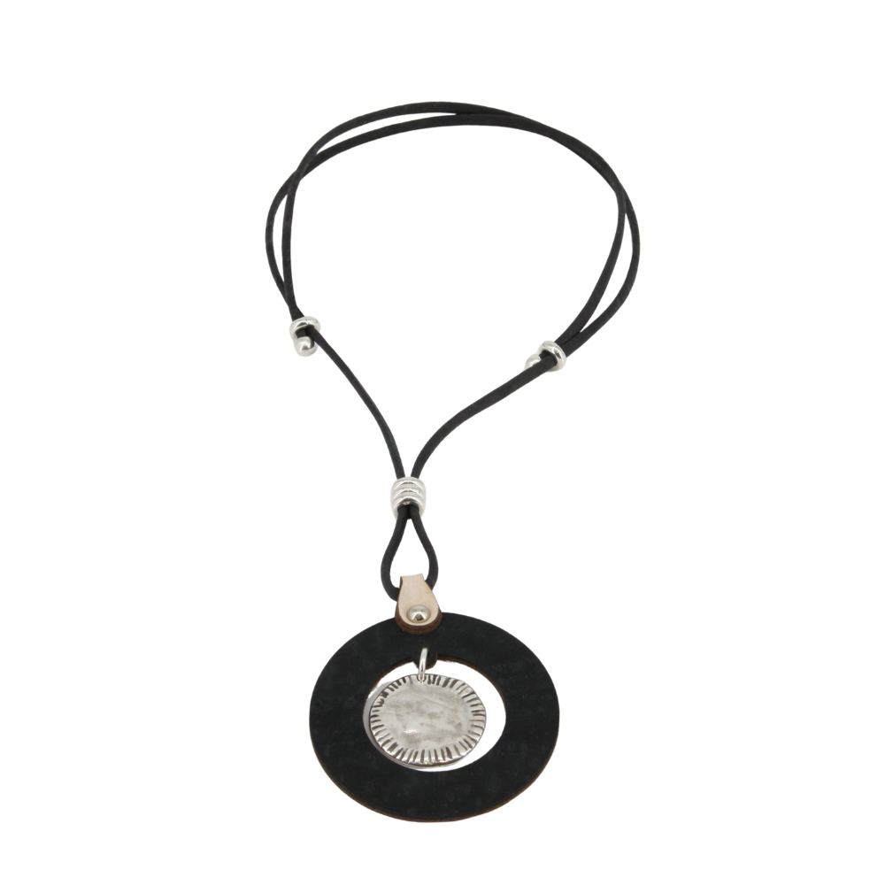 Halskette aus Kork * Motiv black and white * handmade in Portugal * extrem nachhaltig * vegan * nickel- u. bleifrei * Länge verstellbar