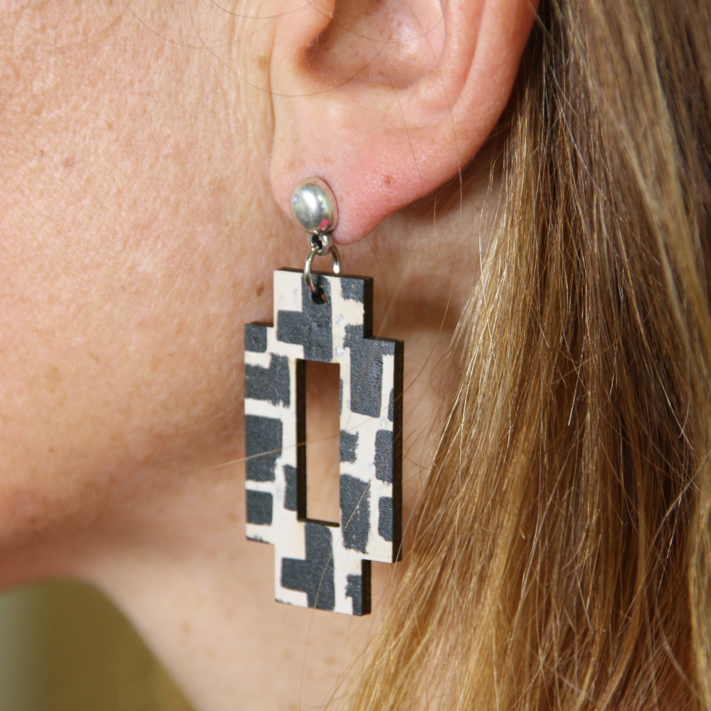 Ohrringe aus Kork * Motiv black and white * 3 Designs * handmade in Portugal * extrem nachhaltig * vegan * nickel- u. bleifrei