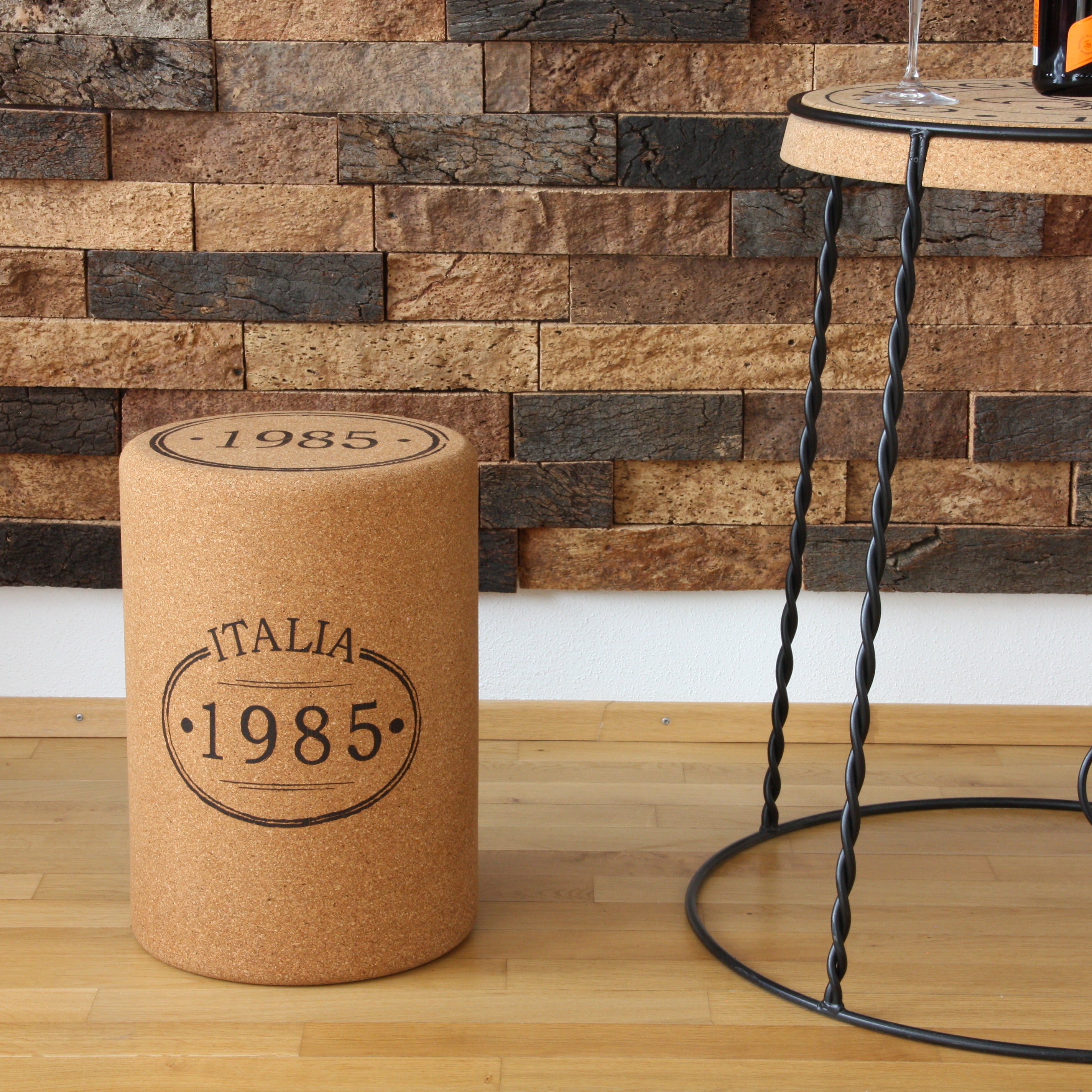 verKORKst Premium Kork-Hocker in Form ein riesigen Weinkorken * Individualisierbar * XL Kork Barhocker * Weinhocker * Bar Stool