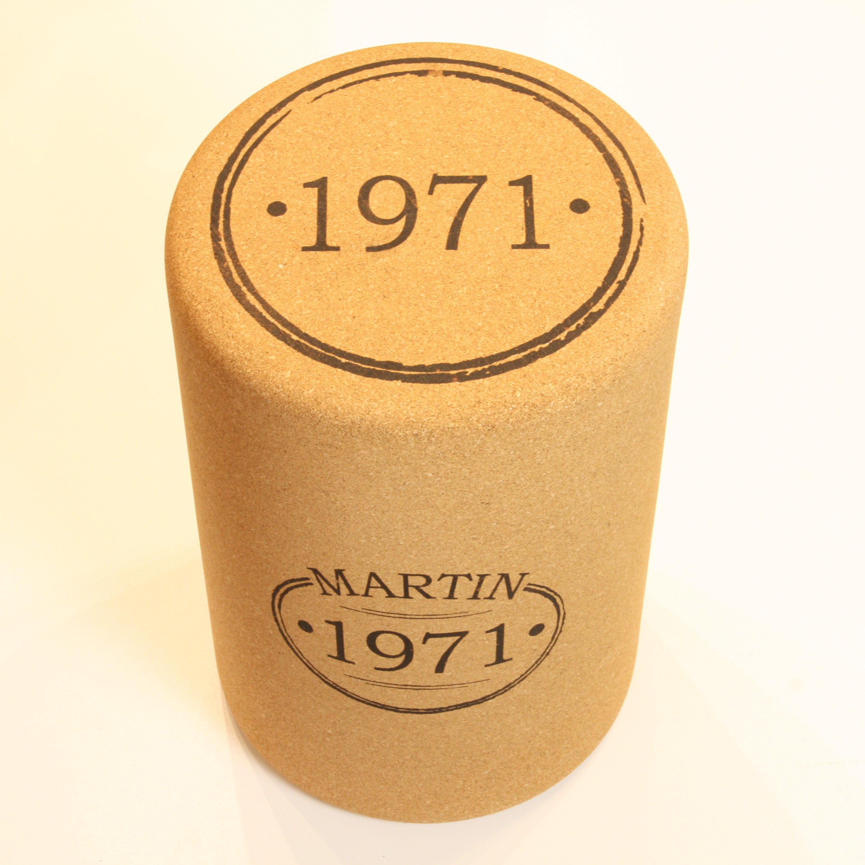 verKORKst Premium Kork-Hocker in Form ein riesigen Weinkorken * Individualisierbar * XL Kork Barhocker * Weinhocker * Bar Stool