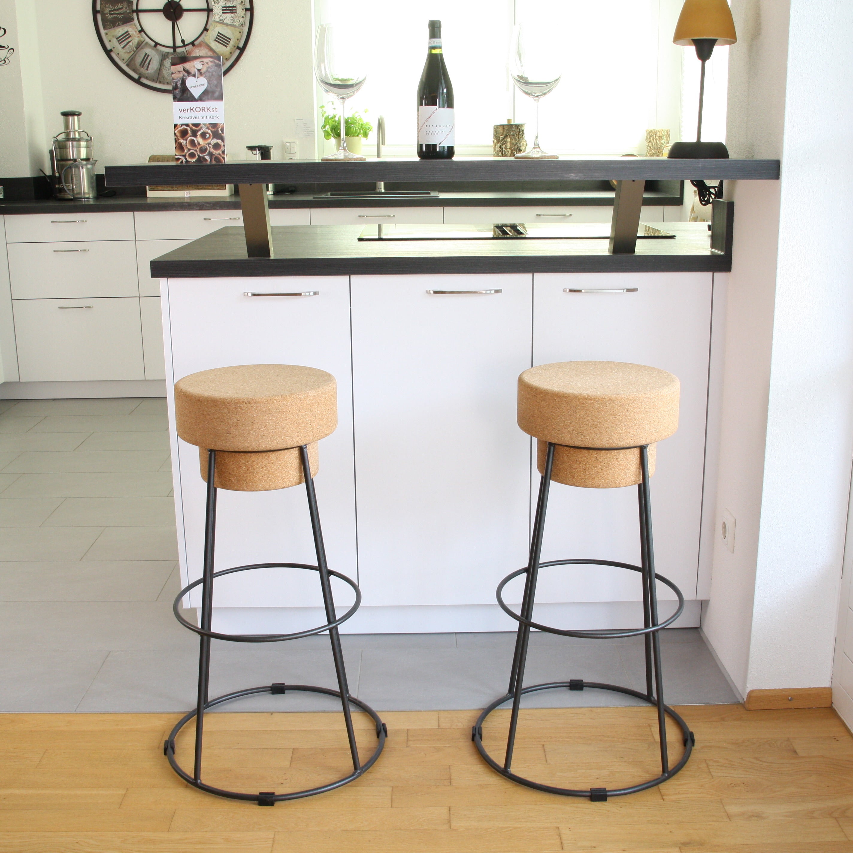 verKORKst Premium Barhocker aus Kork und Metall * Individualisierbar * Stopper Hocker * Bar Stool * Made in Portugal