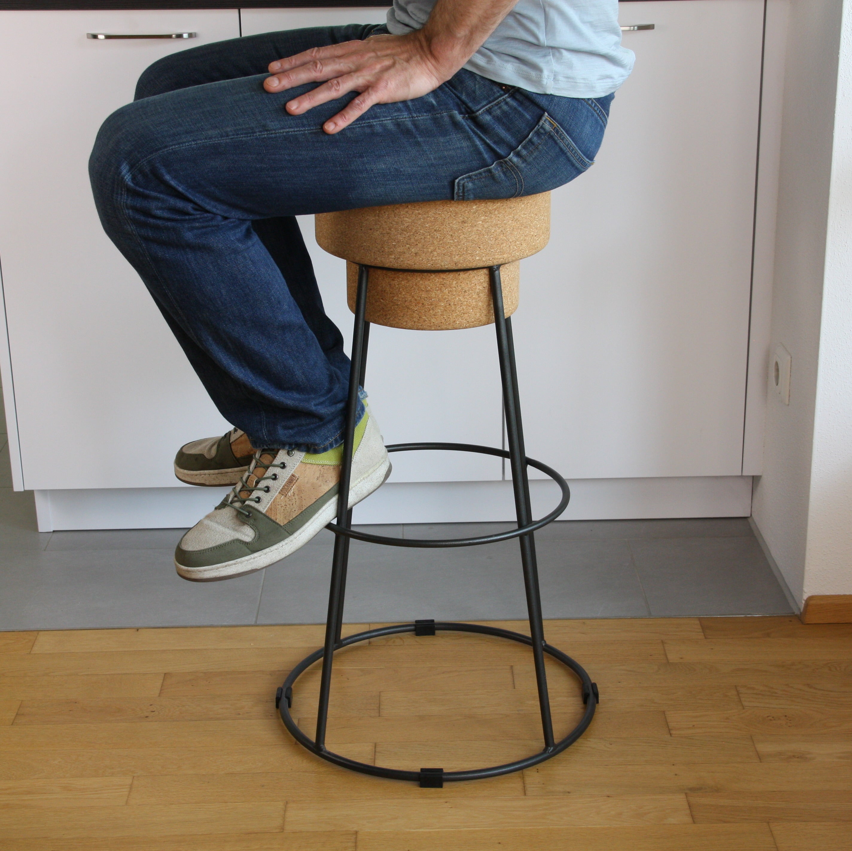 verKORKst Premium Barhocker aus Kork und Metall * Individualisierbar * Stopper Hocker * Bar Stool * Made in Portugal