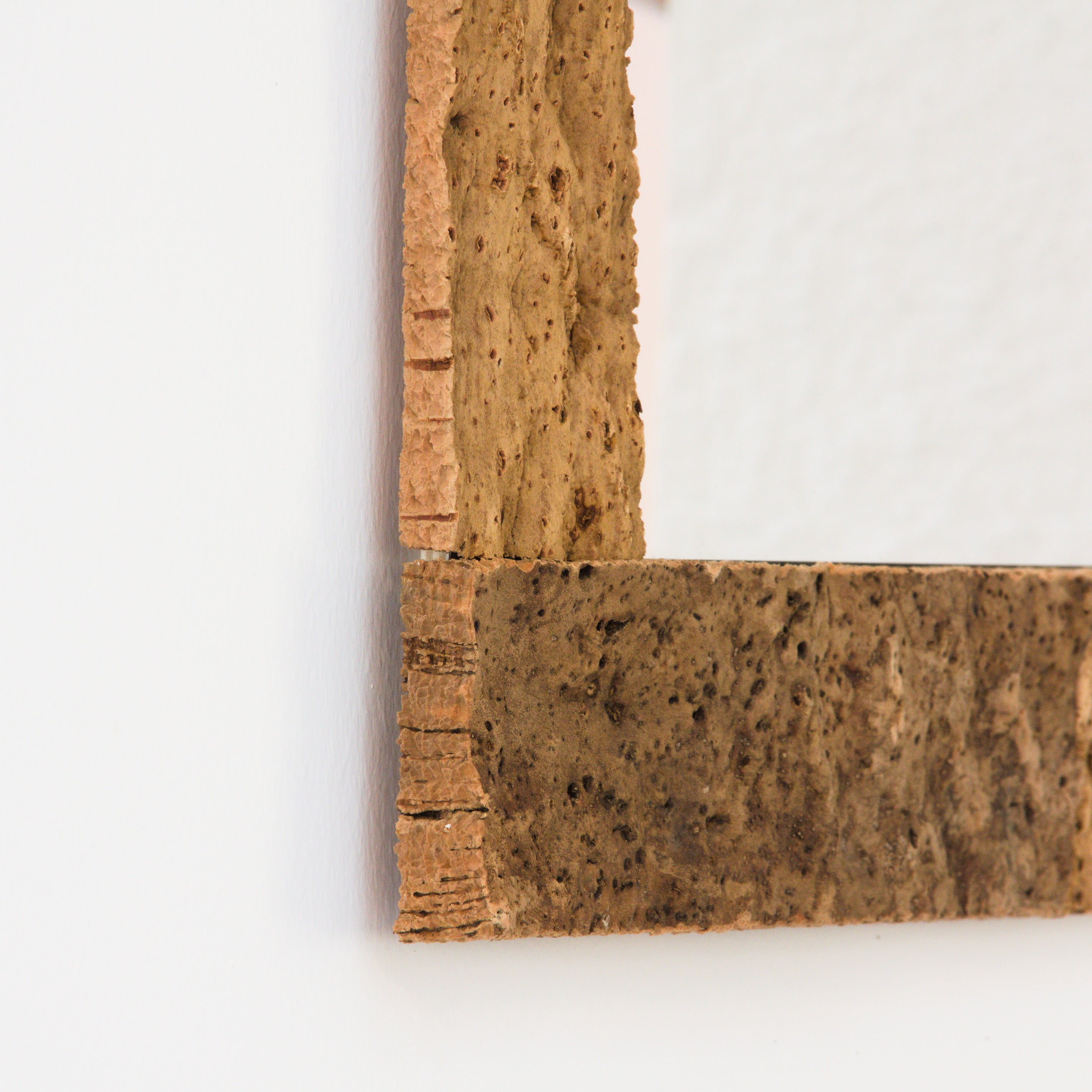 verKORKst Premium Wandspiegel aus Kork * rustikaler Holzspiegel für Toilette, WC, Bad * Vintage Spiegel im Landhausstil * Hängespiegel