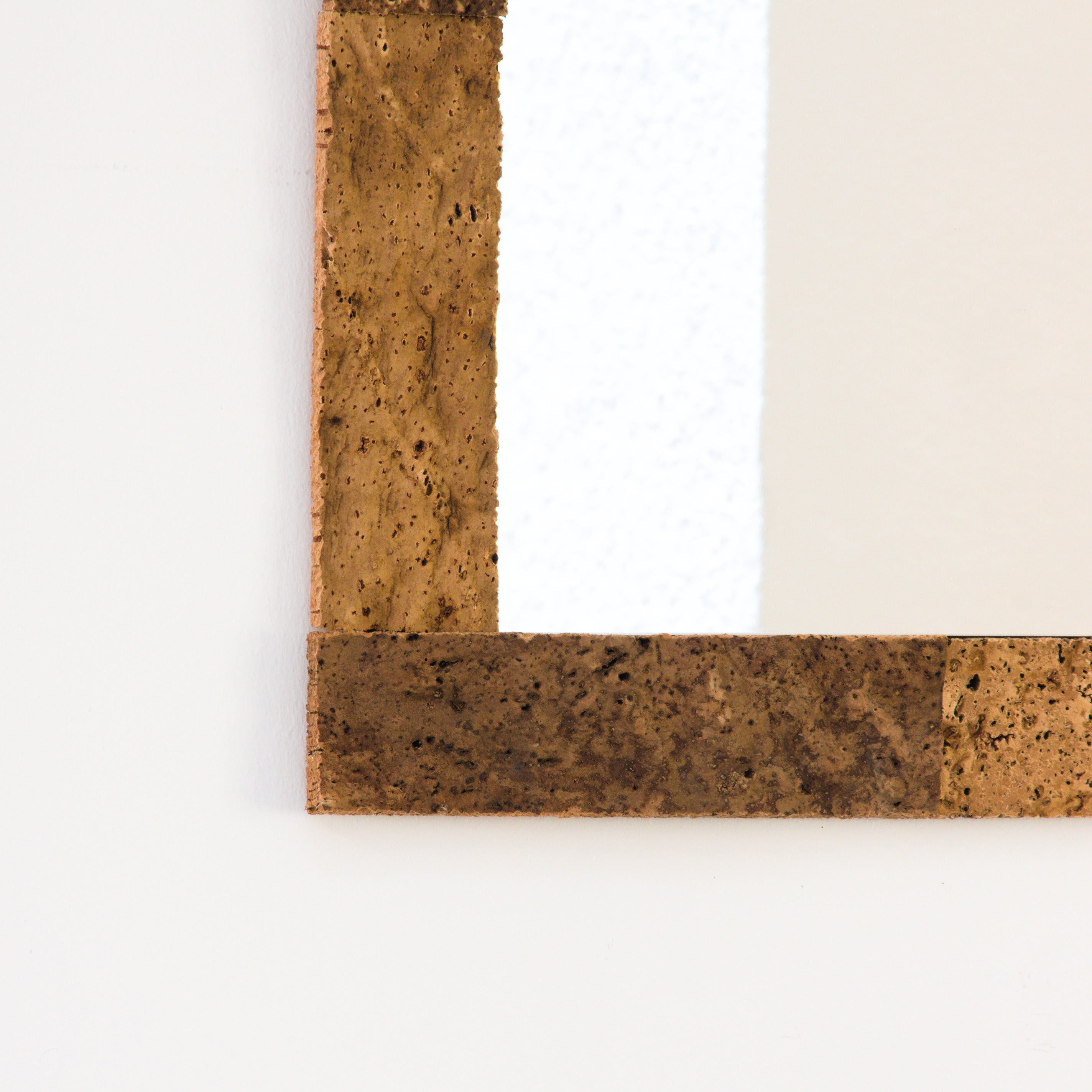verKORKst Premium Wandspiegel aus Kork * rustikaler Holzspiegel für Toilette, WC, Bad * Vintage Spiegel im Landhausstil * Hängespiegel