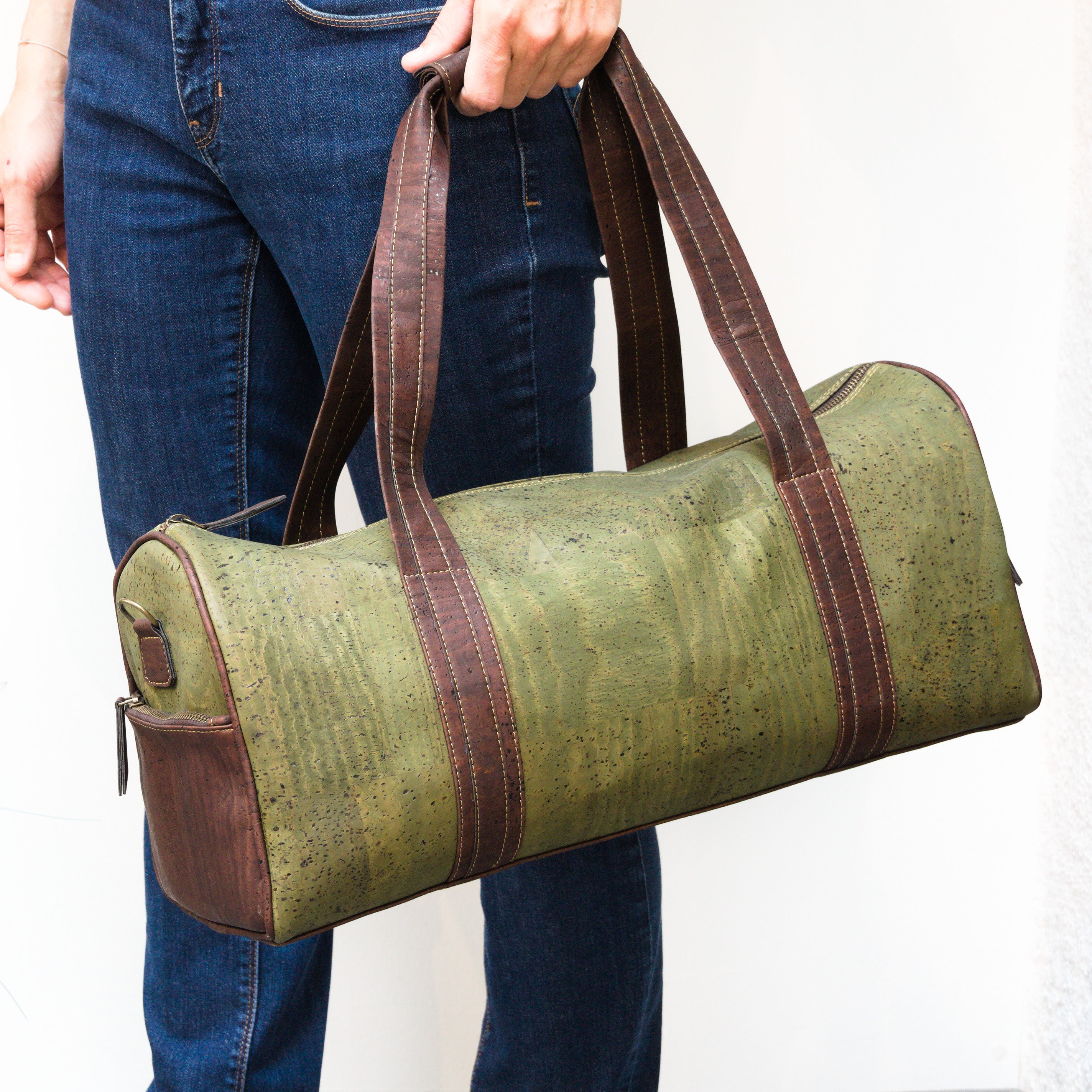 Kork Sporttasche für Männer und Frauen * in 2 Farben * vegan * abwaschbar * antiseptisch * sehr leicht * handgefertigtes Sportbag