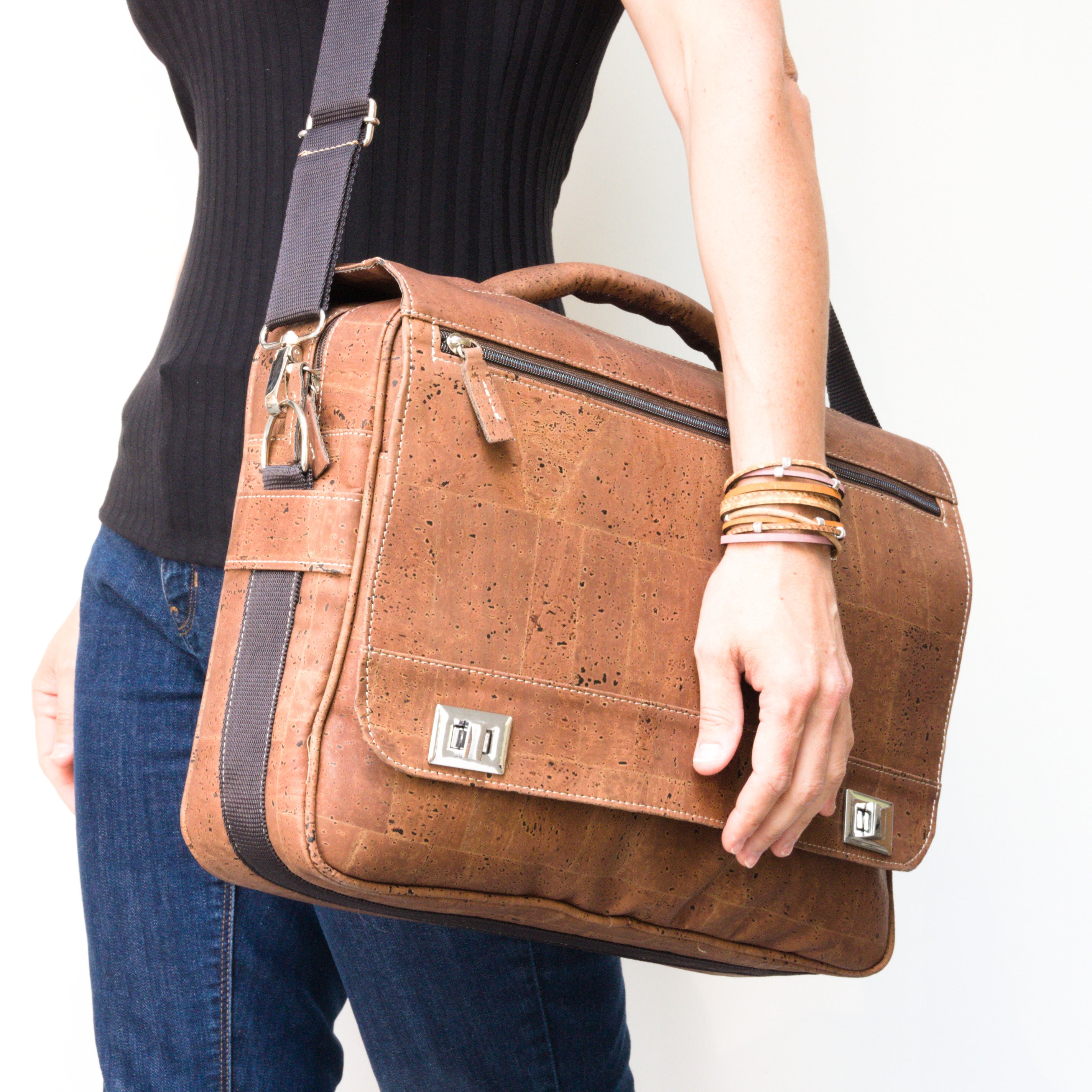 Kork Aktentasche für Männer und Frauen * in 2 Farben * Vegan * Laptoptasche * Bürotasche * abwaschbar * antiseptisch * sehr leicht * handmade in Portugal