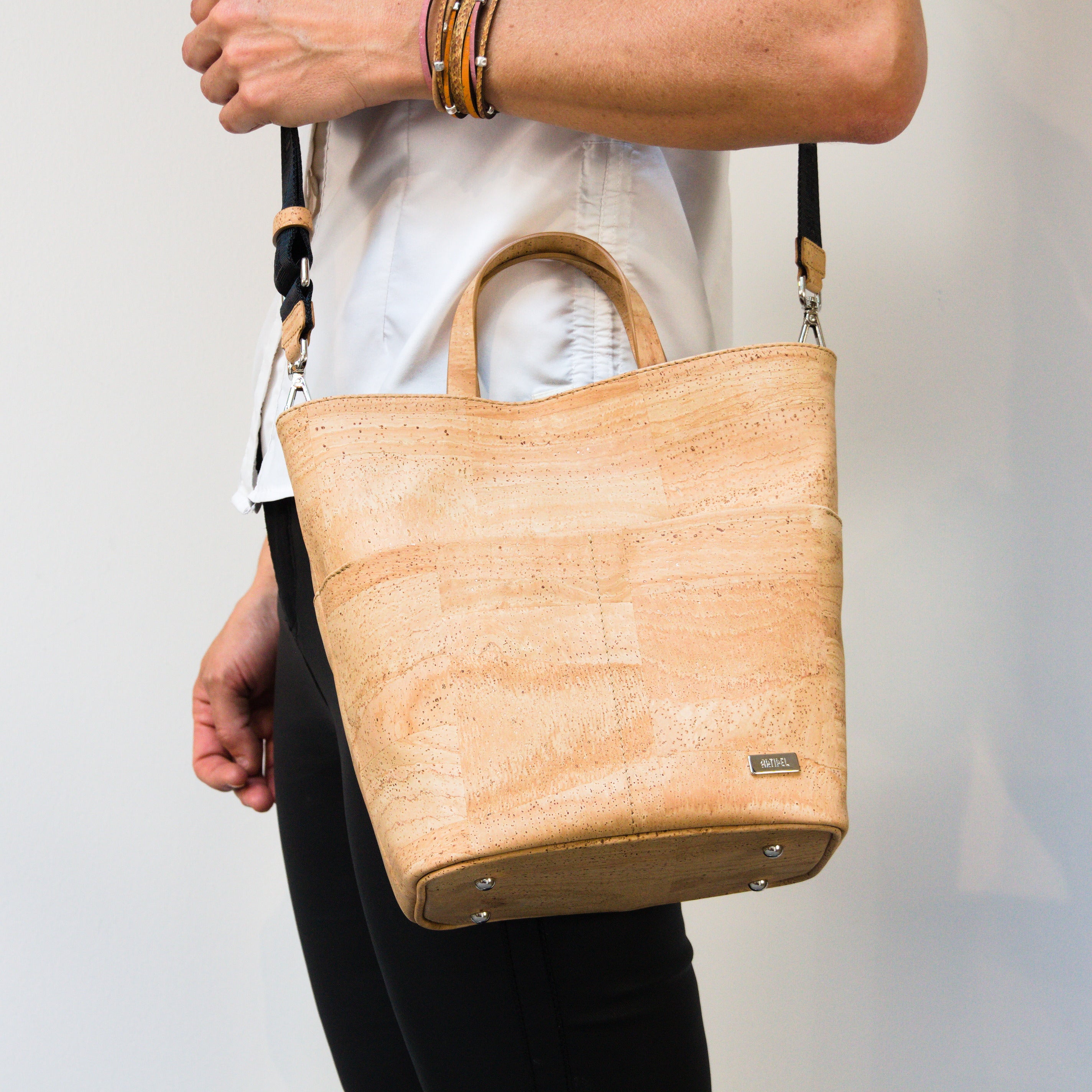 Cork handbag * in 2 colors * vegan * shoulder bag for women * crossbody * shopper * handmade in Portugal