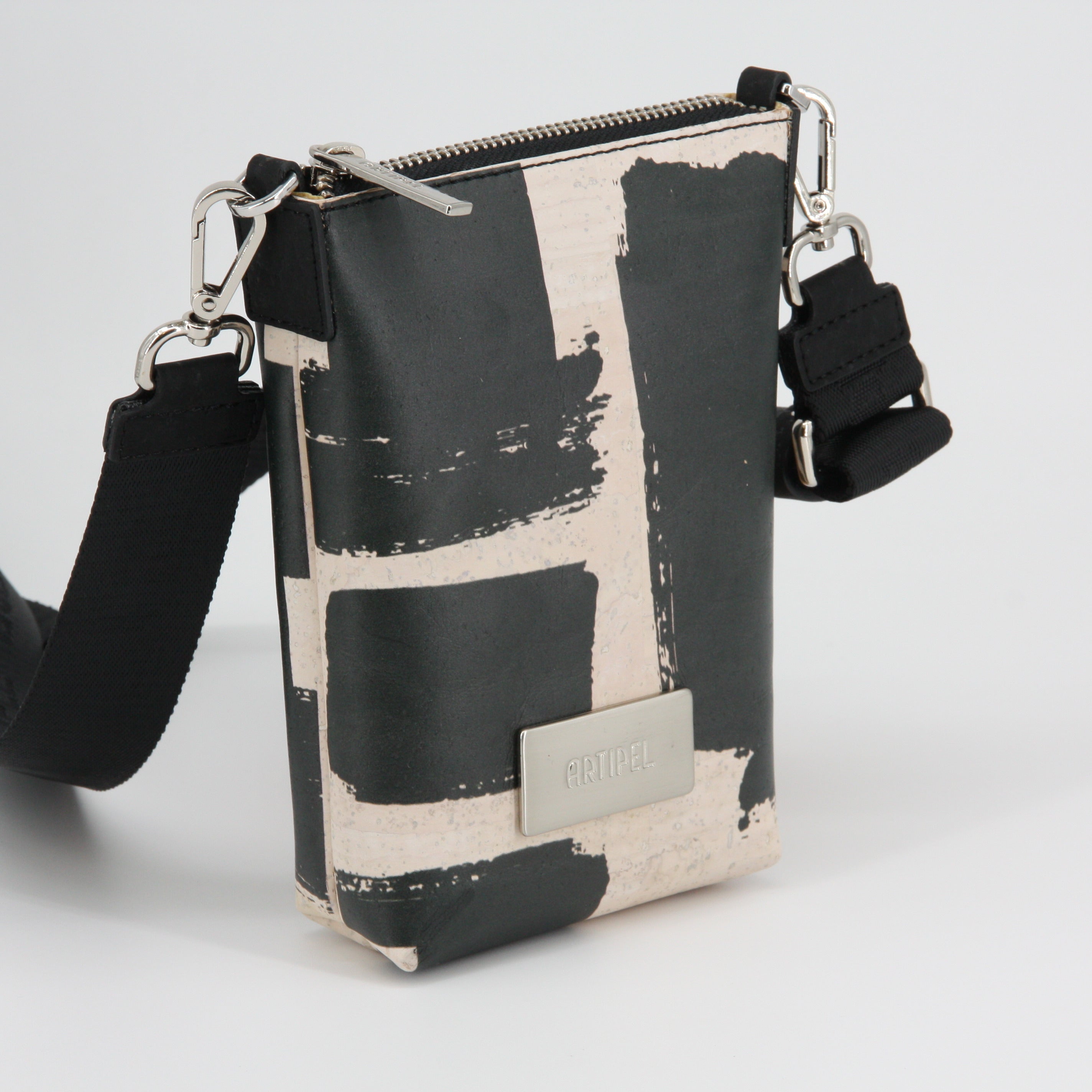 Kork Handytasche zum Umhängen * Black & White Edition * Vegan * Crossbody Handy Tasche * handmade in Portugal