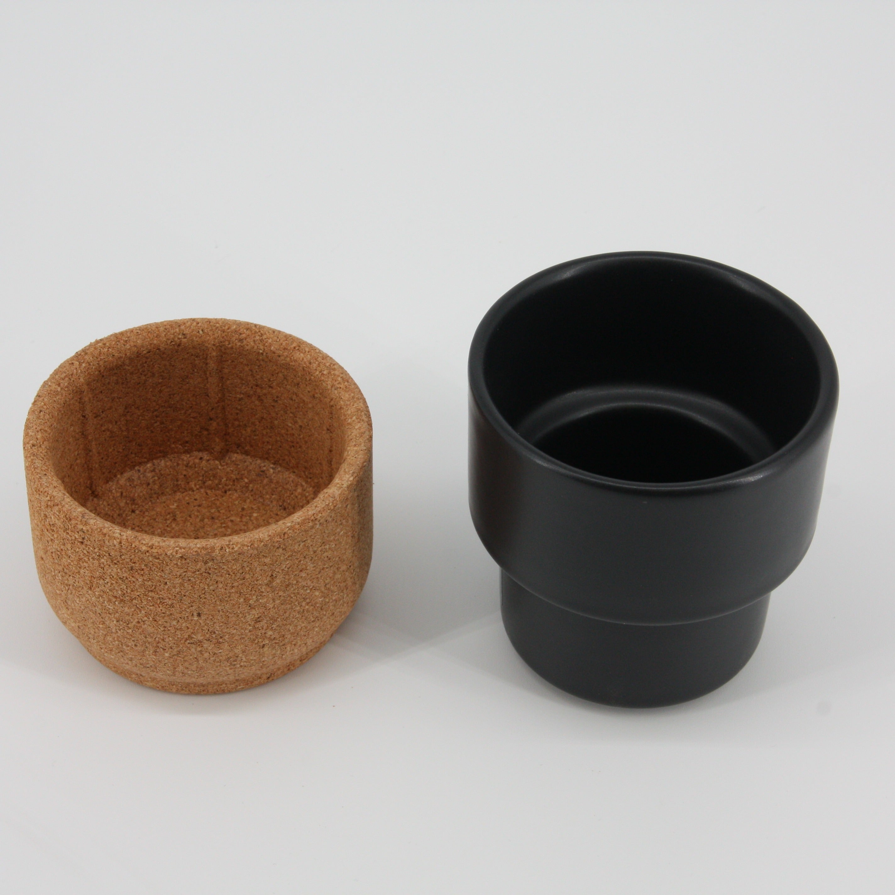 verKORKst Premium Kaffee und Tee Tasse * schwarz * Keramik und Kork * ohne Henkel * vielfach prämiert * Designer Cup henkellos * made in Portugal