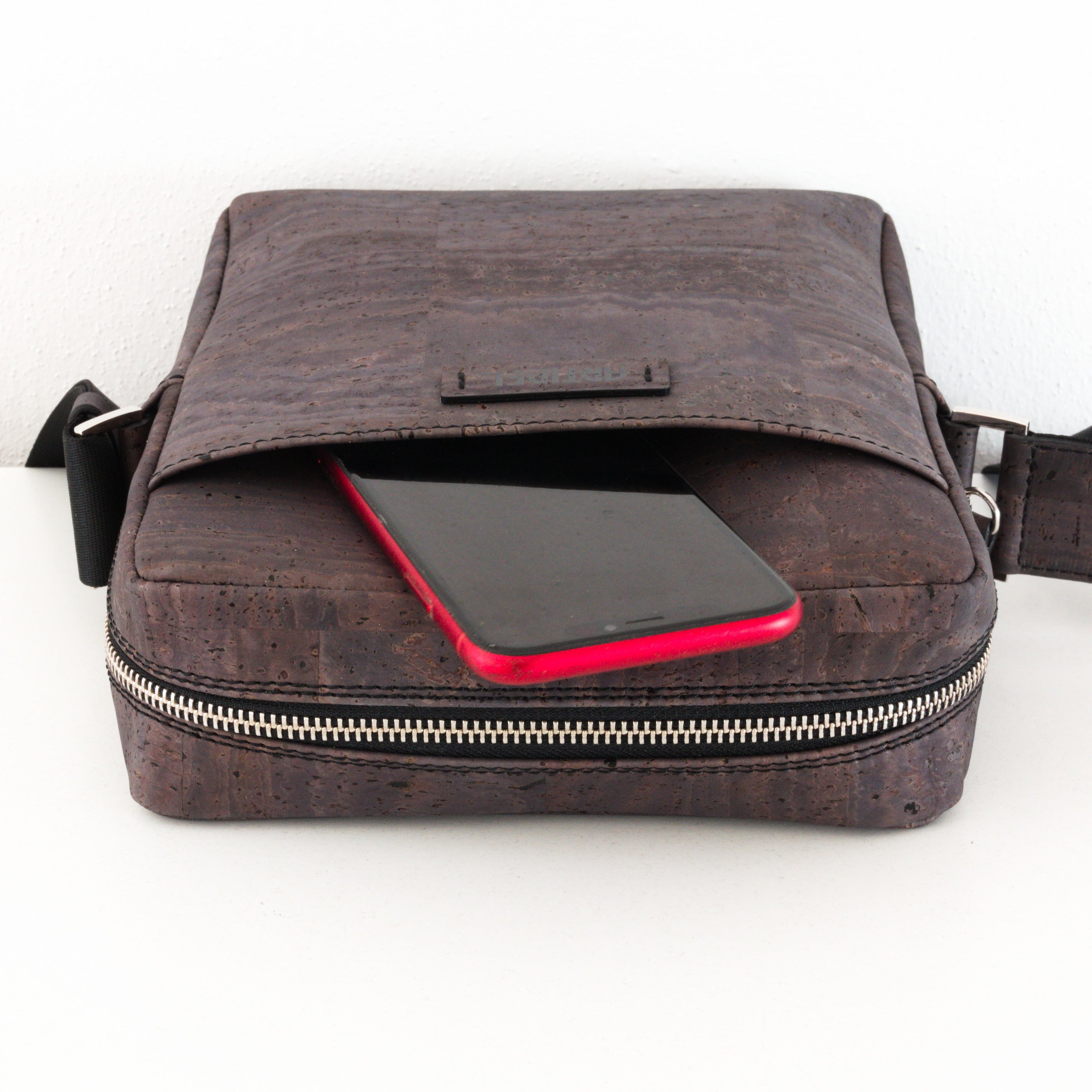 Cork briefcase * vegan * laptop bag for men * washable * antiseptic * handmade in Portugal