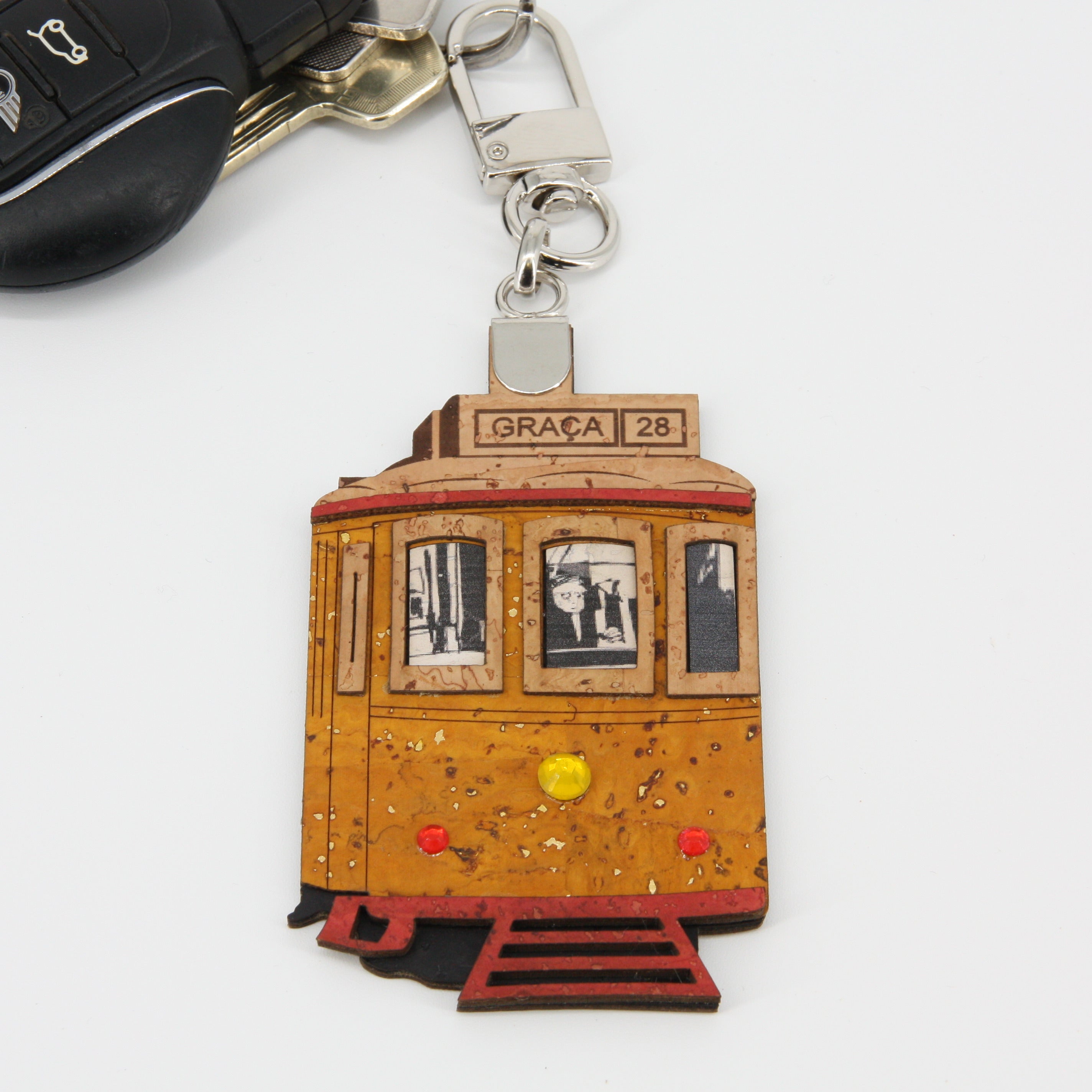 Kork Schlüsselanhänger * Anhänger für Taschen * Tram Linie 28 Lissabon * Geschenk für Frauen * handmade in Portugal * Marke Artipel