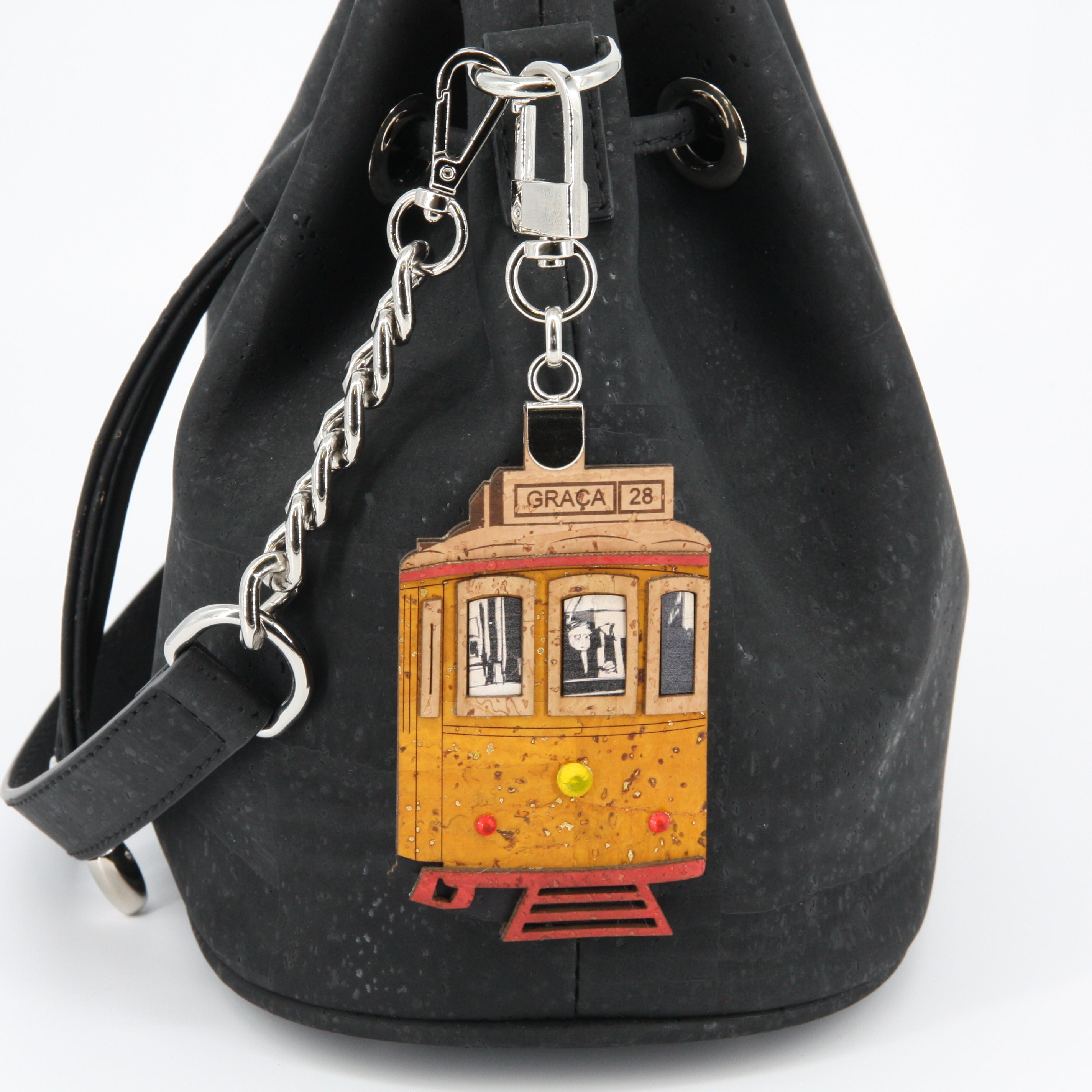 Kork Schlüsselanhänger * Anhänger für Taschen * Tram Linie 28 Lissabon * Geschenk für Frauen * handmade in Portugal * Marke Artipel