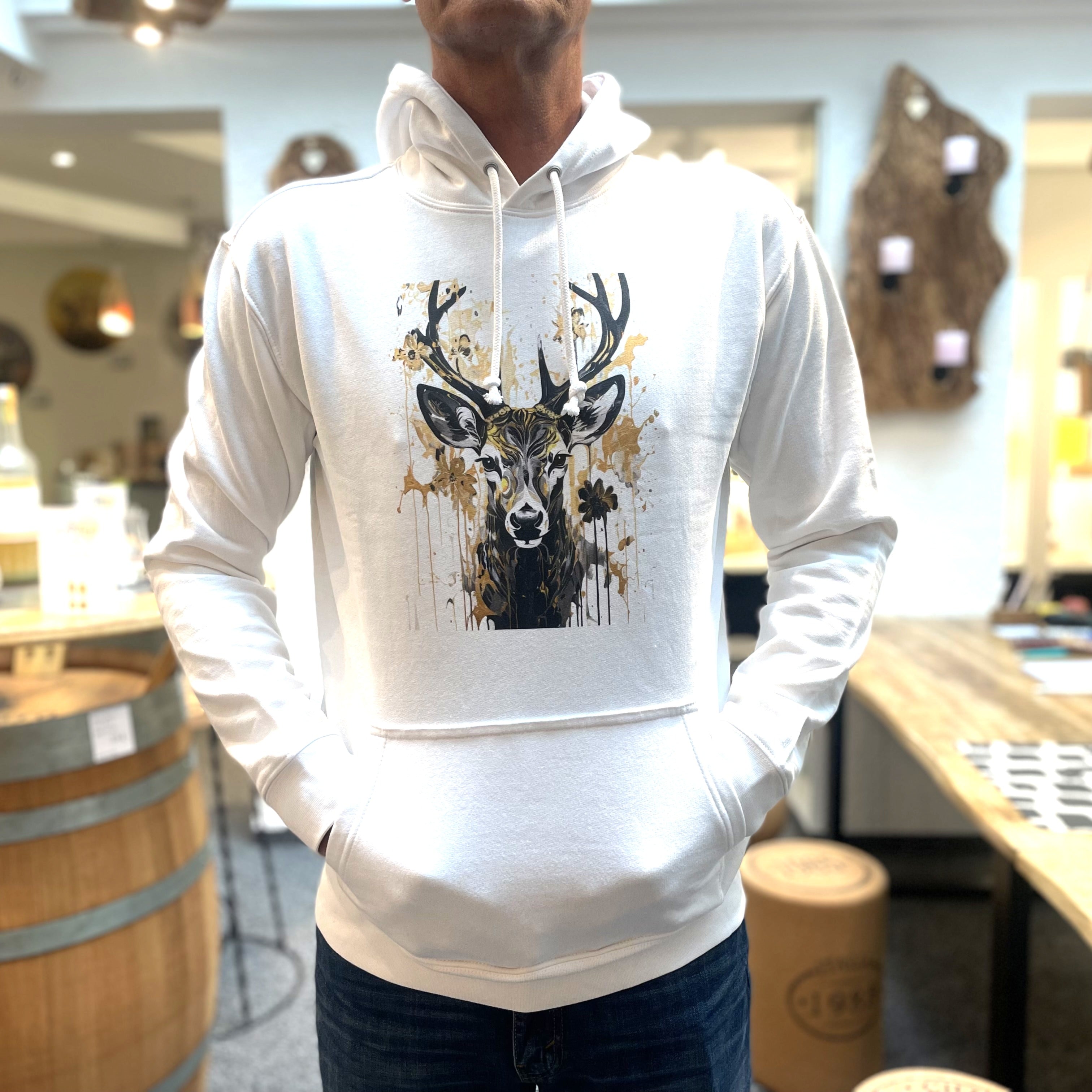 Unisex Kapuzenpullover * Hoodie * Hirsch "Hubert" Print * weiß * Patricio Cataldo * 80% Bio Baumwolle * 20% recycelter Polyester * Hergestellt in Polen