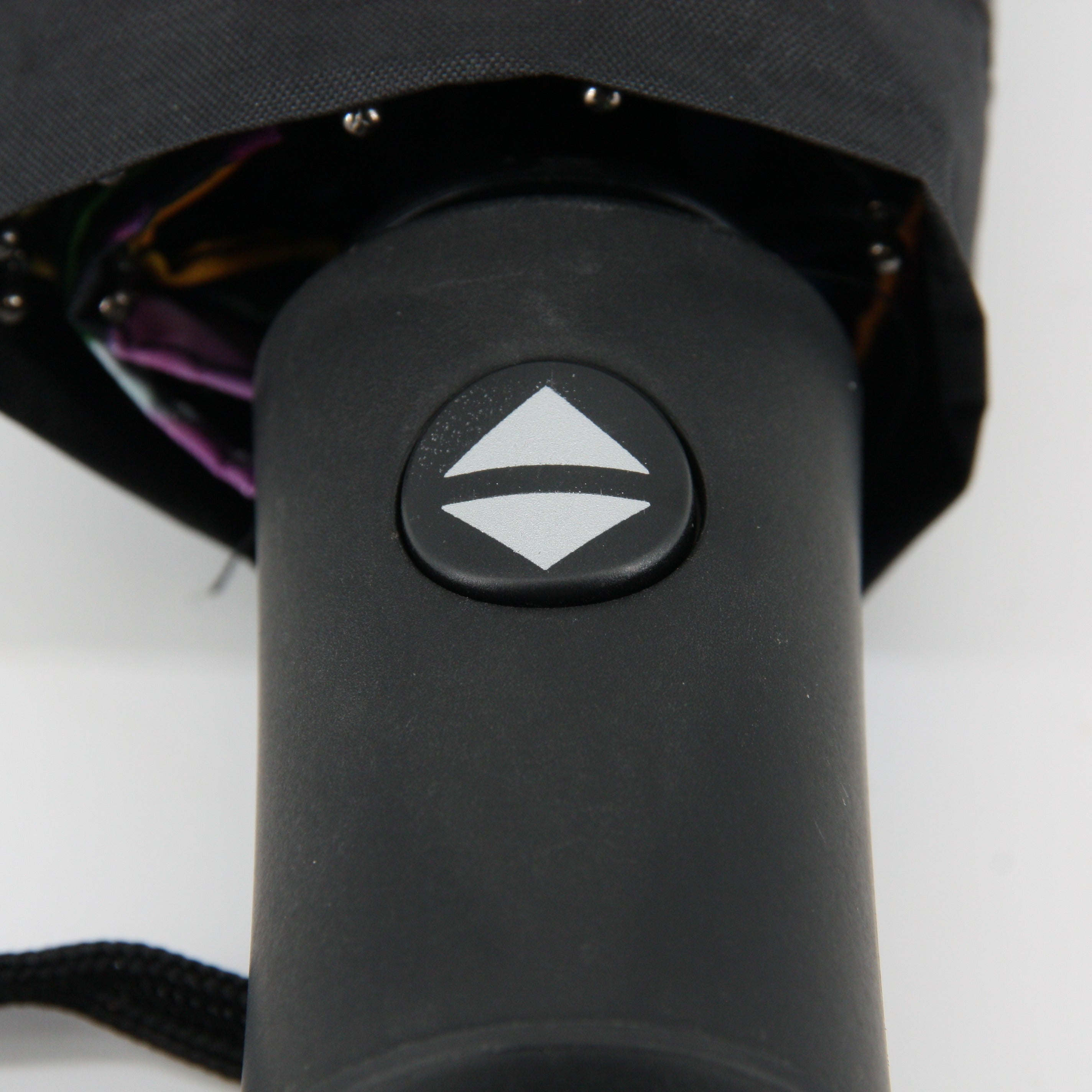 Automatischer Taschenregenschirm * 8 Rippen * leicht und robust * Kuh "Aurora" Print * Patricio Cataldo