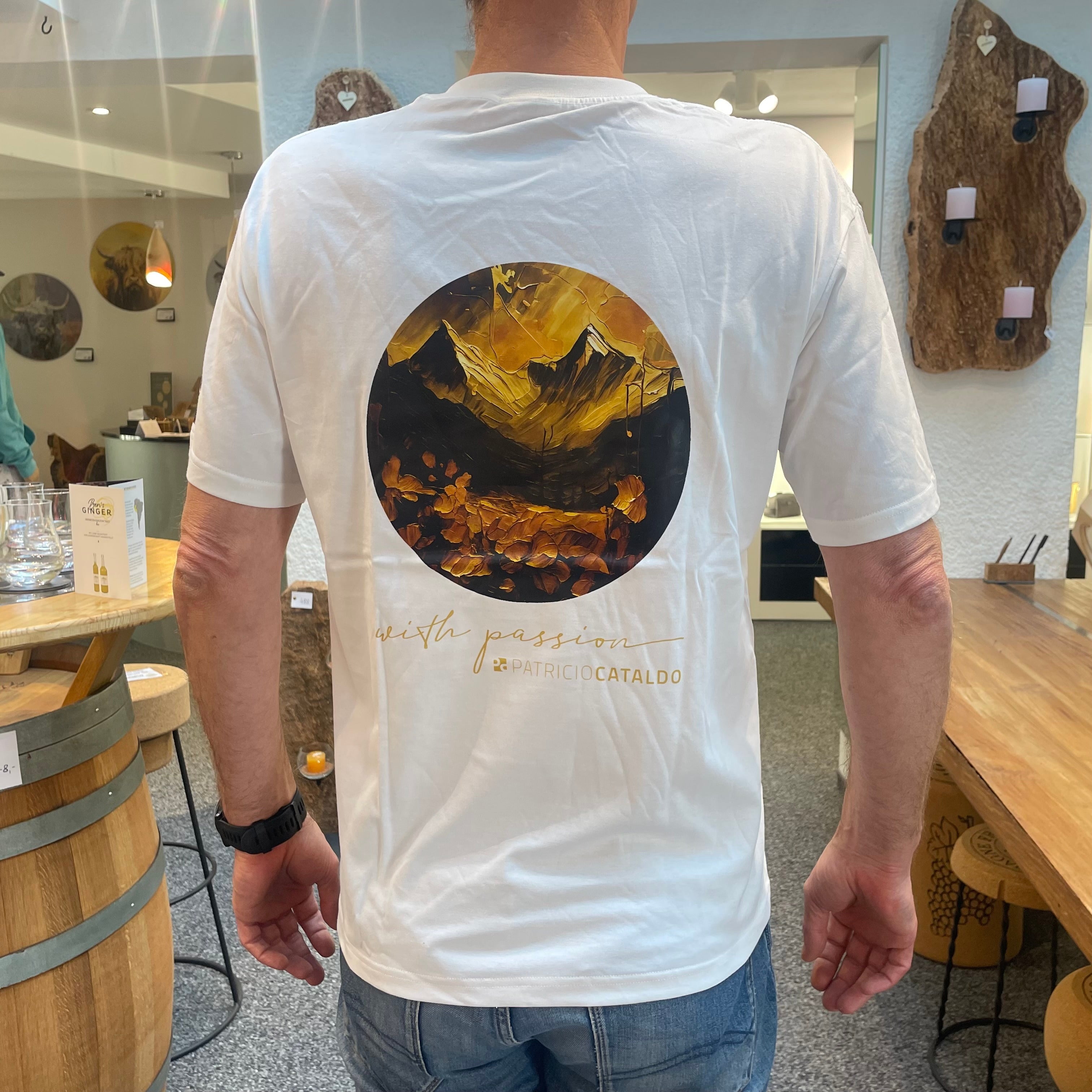 Unisex T-Shirt * Print Hirsch "Hubert" * weiß * T-Shirt zur Lederhose * Patricio Cataldo * 100% Baumwolle