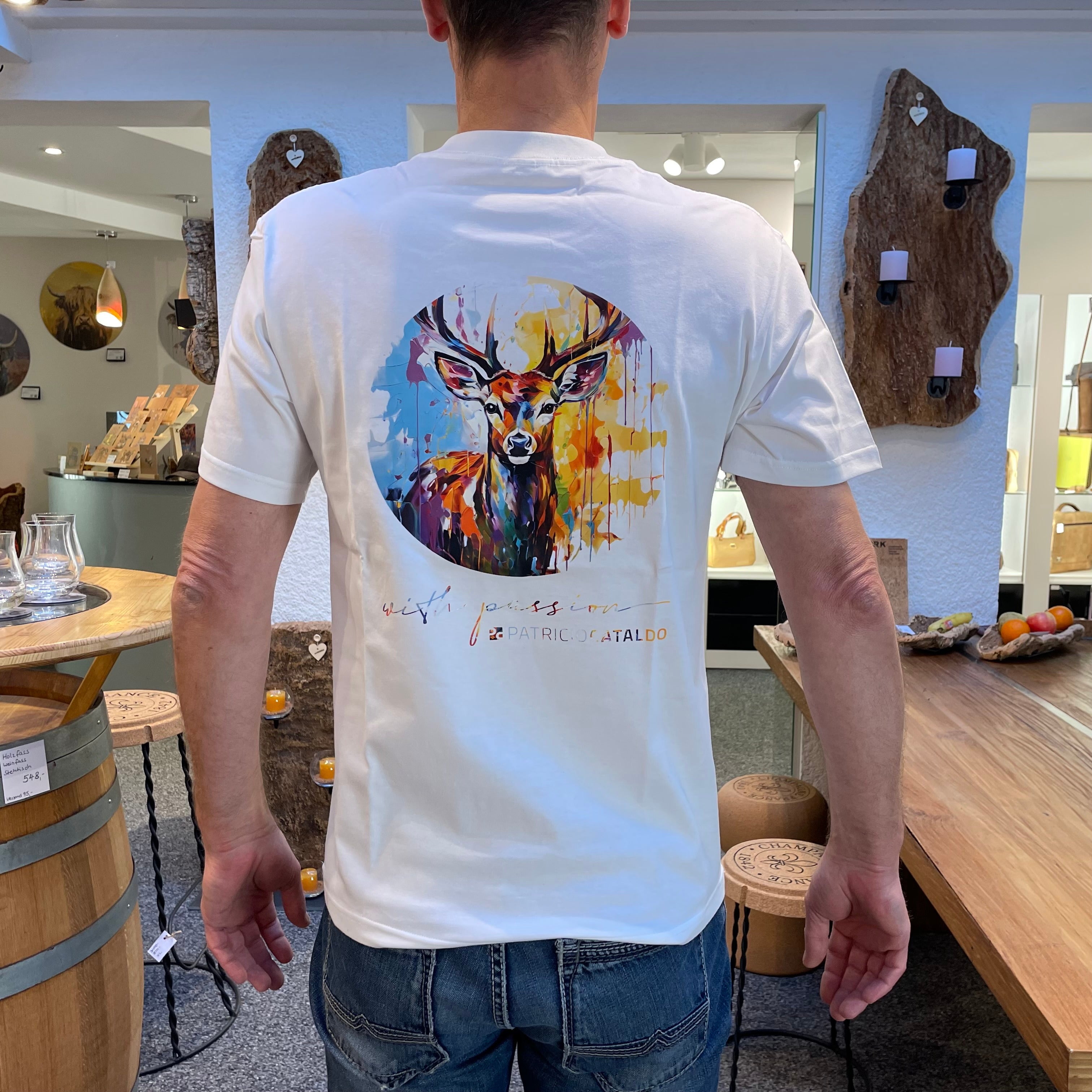 Unisex T-Shirt * Print Hirsch "Heinrich" * weiß * T-Shirt zur Lederhose * Patricio Cataldo * 100% Baumwolle