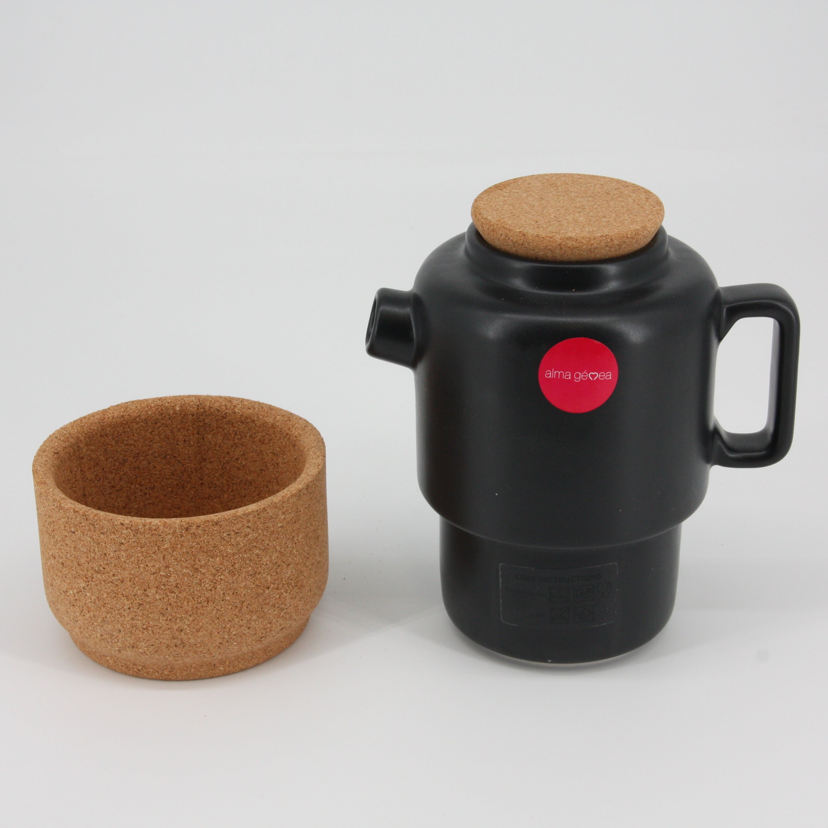 verKORKst Premium Tee und Kaffee Kanne * 650 ml * schwarz * Keramik und Kork * vielfach prämiert * Designer Tee Karaffe * made in Portugal