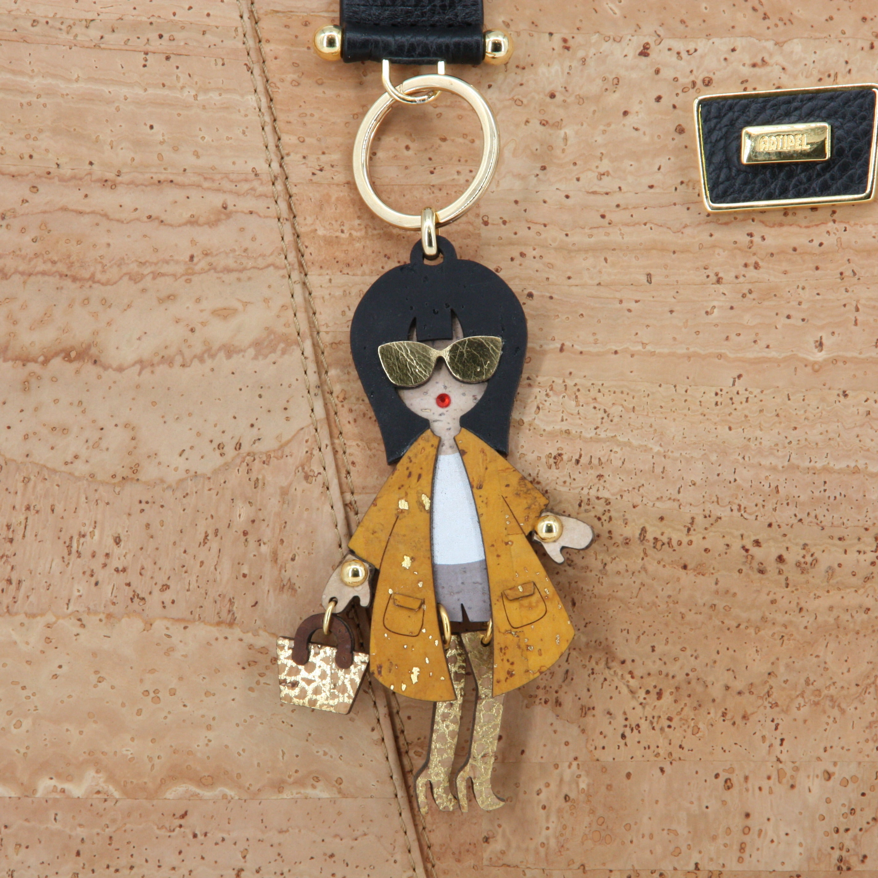 Kork Schlüsselanhänger * Anhänger für Taschen * peppige Figur * Taschenanhänger * Geschenk für Frauen * handmade in Portugal * Marke Artipel