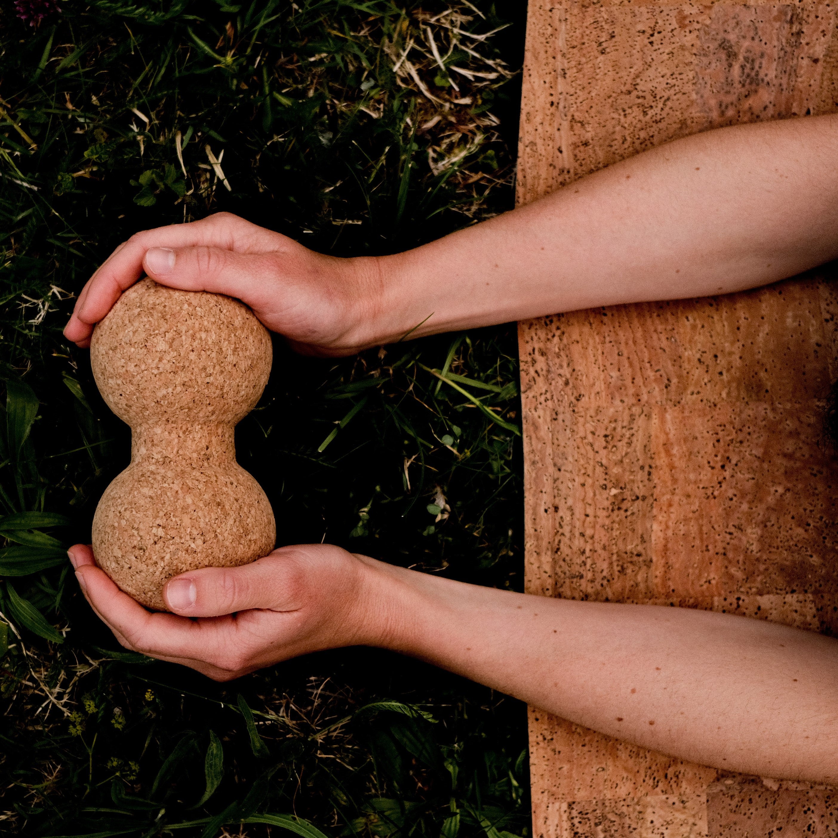 Yoga Erdnuss aus Kork * Kork Massage Peanut * Faszien-Kugel * vegan * umweltfreundlich * antiseptisch * Premium Qualität * hergestellt in Portugal