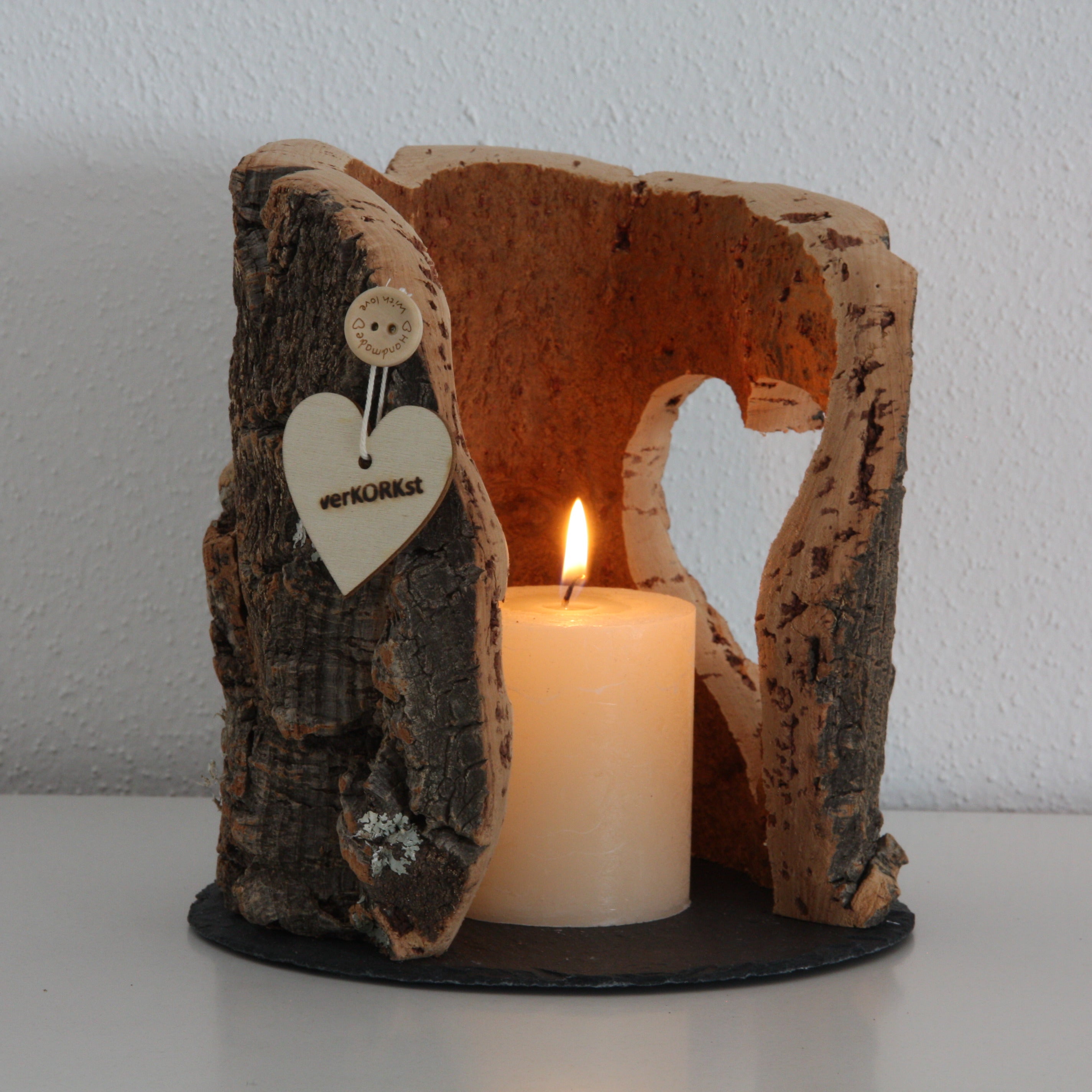 verKORKst Premium Windlicht mit HERZ-Ausschnitt aus Korkrinde * Teelichthalter Kerzenhalter * rustikale Dekoration * Präsentation Kerzen * handmade * Unikat