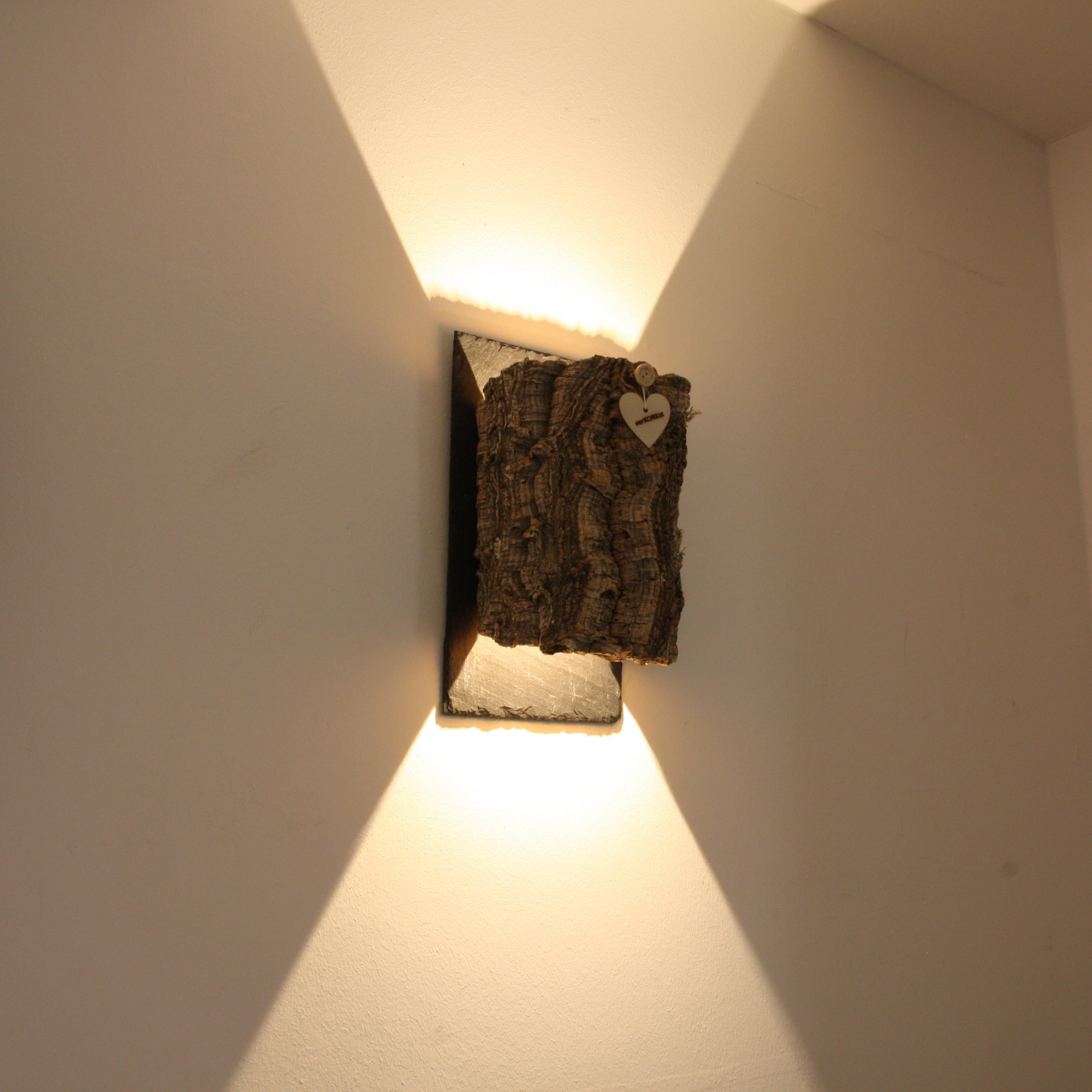 verKORKst Premium Wandlampe aus Korkrinde und Schiefer für Innen- & Außenbereich * IP54 * Exklusive Vintage * Wohnzimmer Terrasse * handmade