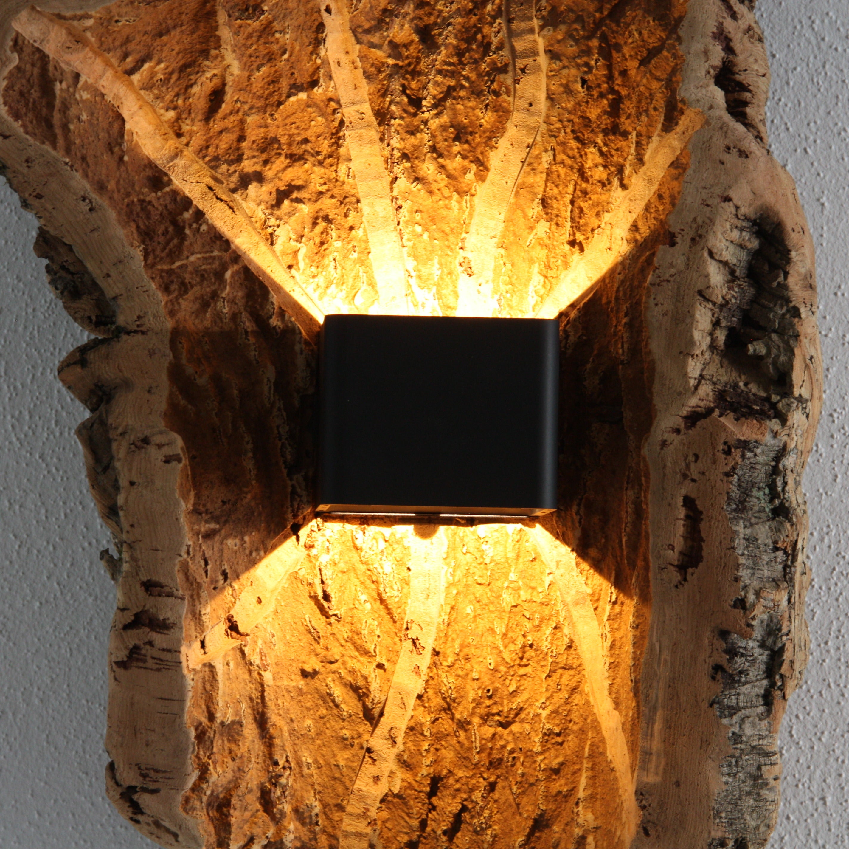 verKORKst Premium Wandlampe kabellos aus Korkrinde * Akku aufladbar * Bewegungssensor * Exklusive Vintage Wandleuchte im Landhausstil