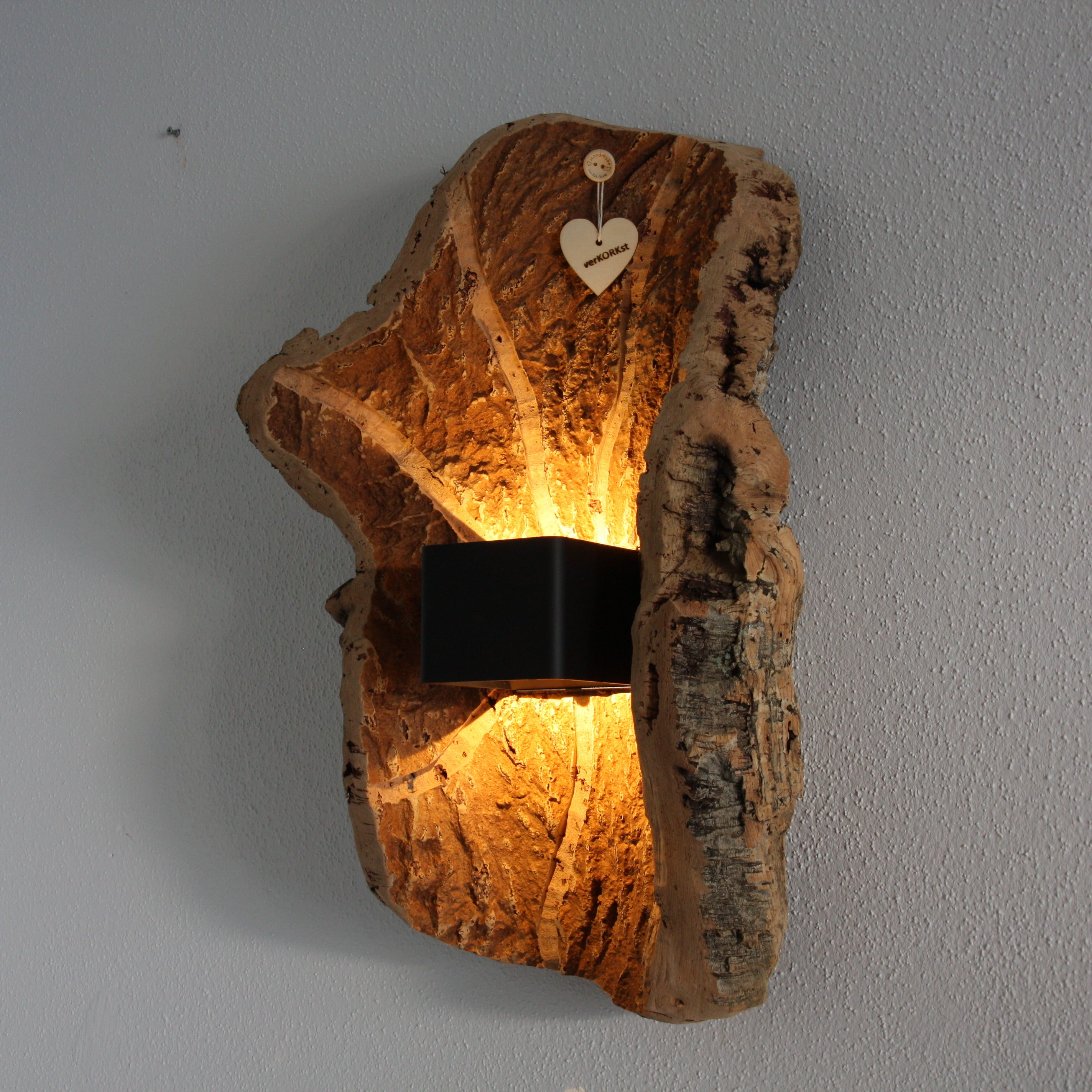 verKORKst Premium Wandlampe kabellos aus Korkrinde * Akku aufladbar * Bewegungssensor * Exklusive Vintage Wandleuchte im Landhausstil