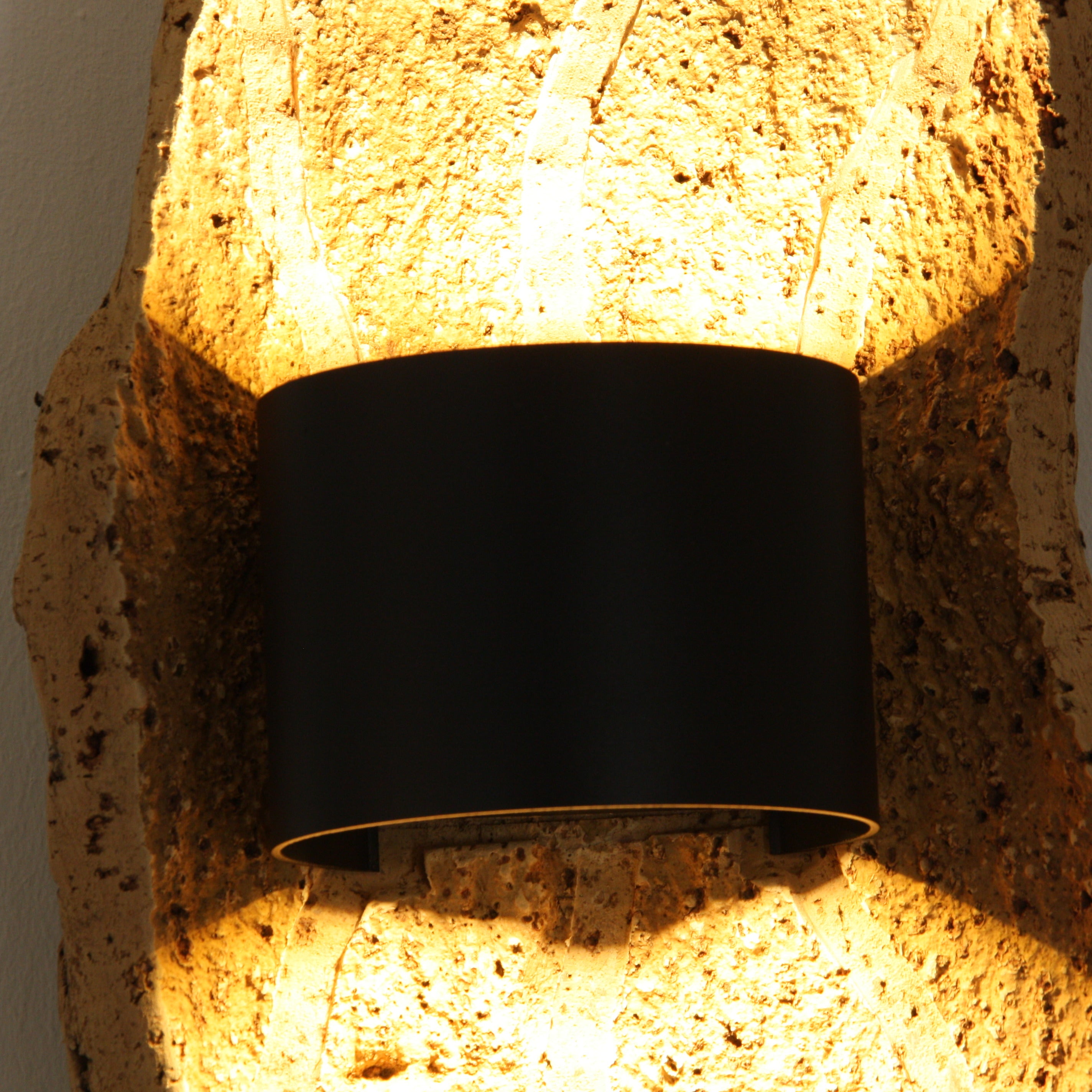 verKORKst Premium Wandlampe aus Korkrinde für Innen-&Außen * IP54 * Exklusive Vintage Wandleuchte im Landhausstil * Wohnzimmer Terrasse