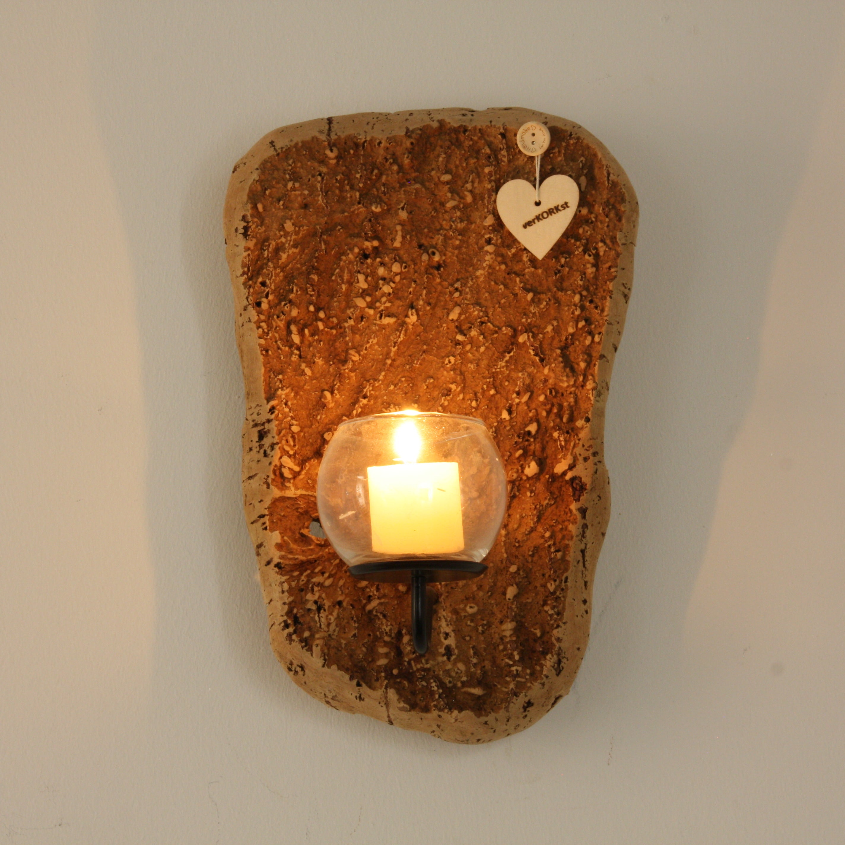 verKORKst Premium Wandkerzenhalter aus Korkrinde für Innen- & Außenbereich * rustikale Wanddekoration * Exklusiver Vintage Wand Kerzenhalter * handgefertigt in Deutschland