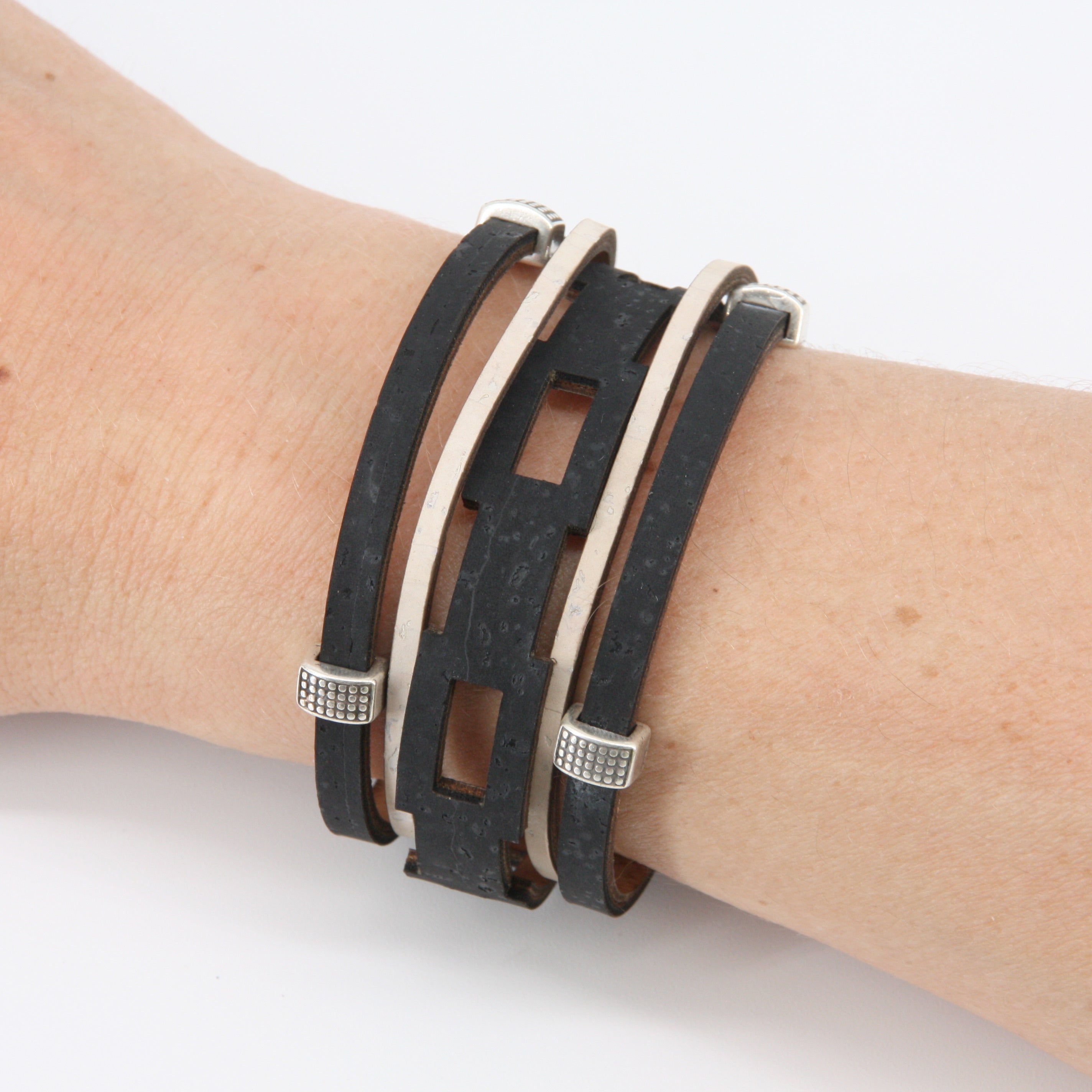 Cork bracelet * Large natural heart motif * handmade in Portugal * extremely sustainable * vegan * nickel and lead free