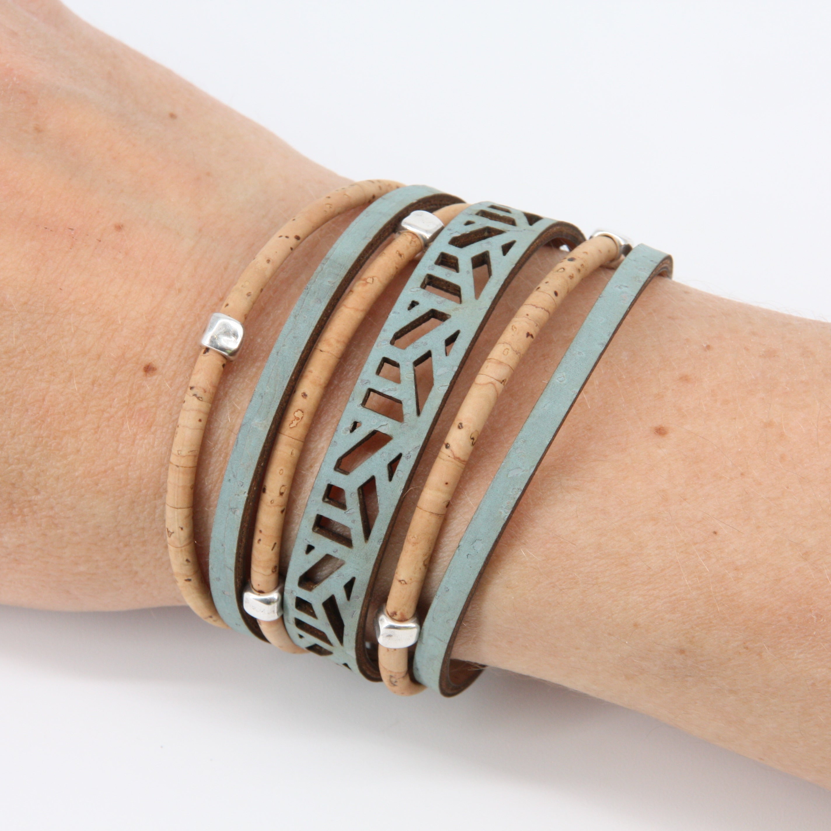Cork bracelet * Large natural heart motif * handmade in Portugal * extremely sustainable * vegan * nickel and lead free
