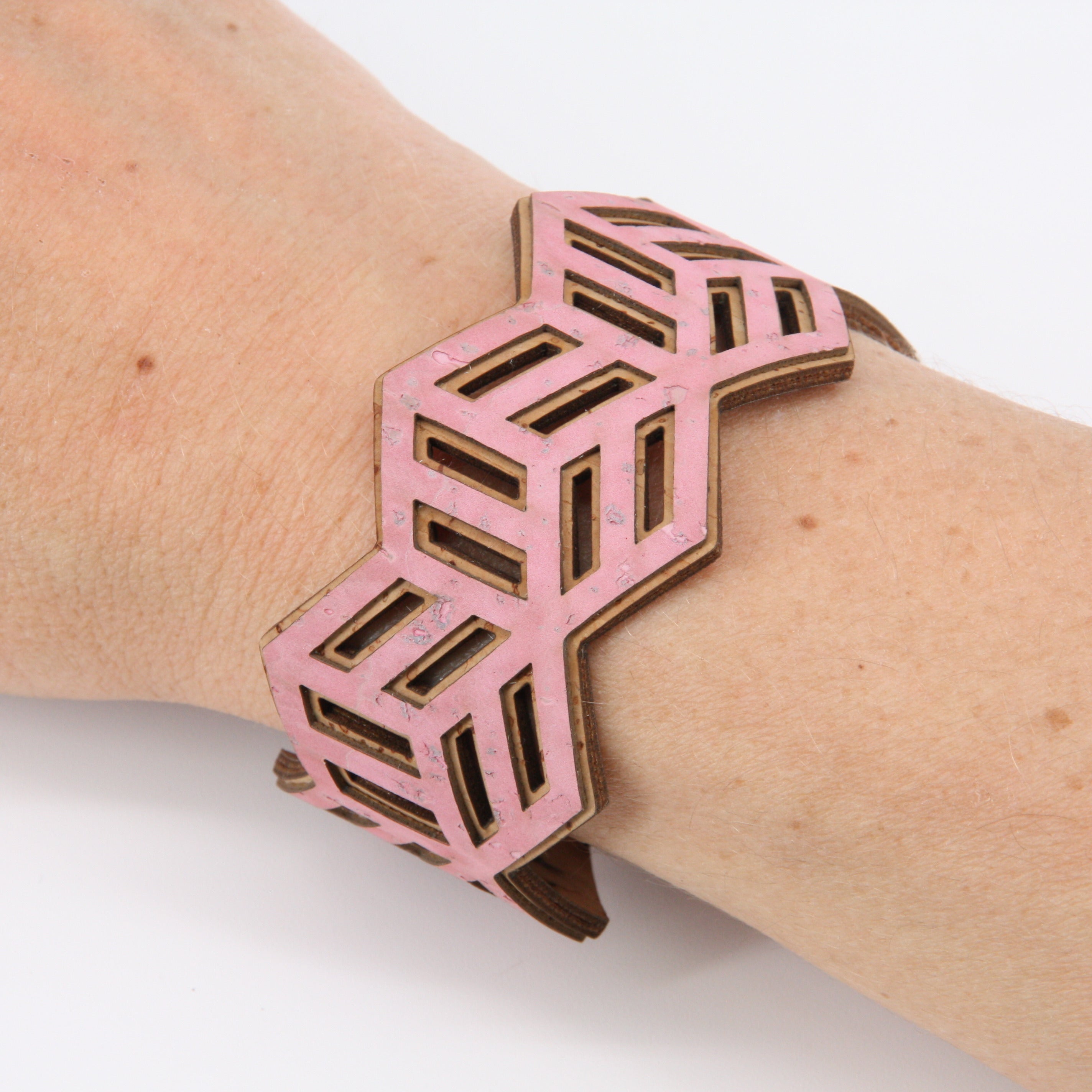 Cork bracelet * Large natural heart motif * handmade in Portugal * extremely sustainable * vegan * nickel and lead free