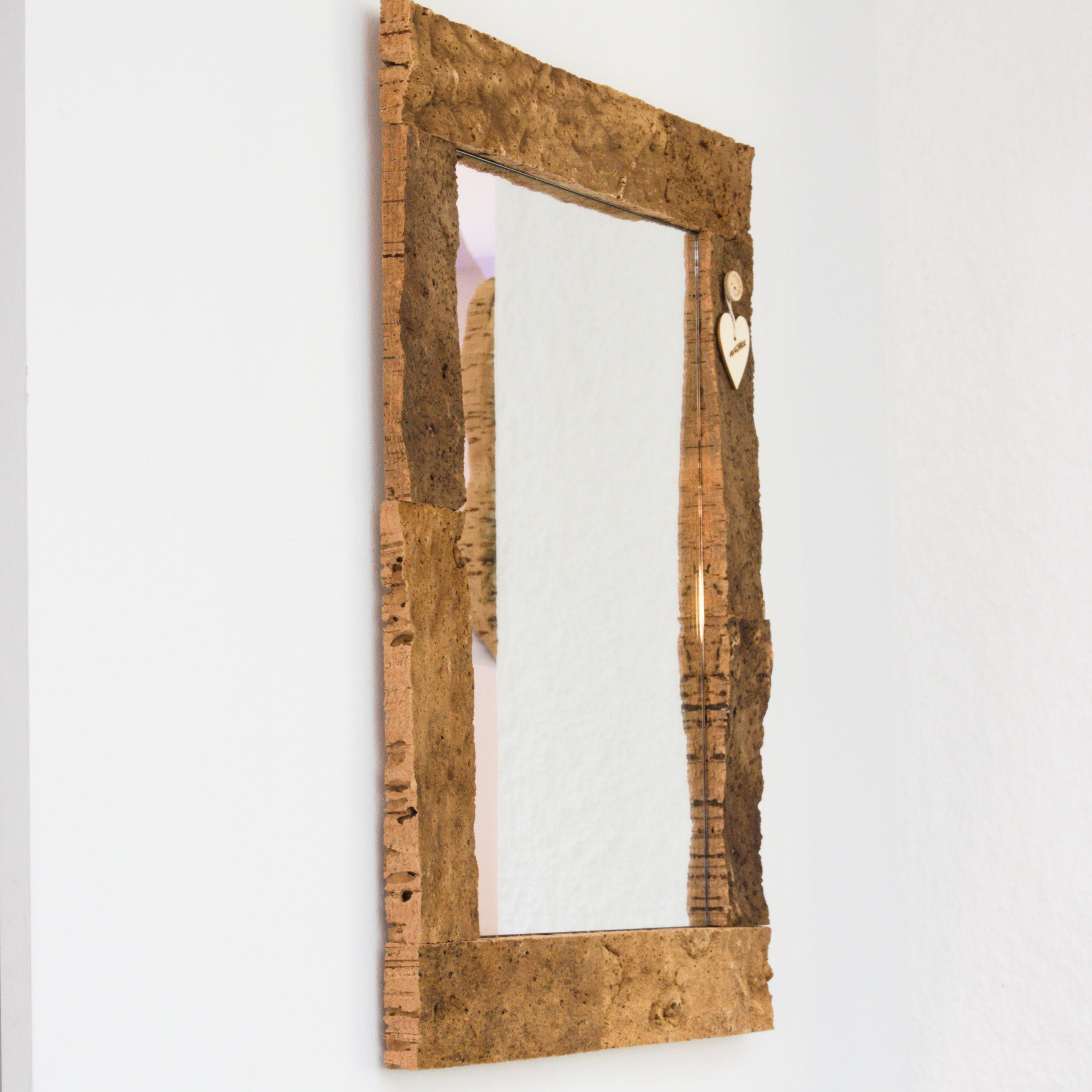 verKORKst Premium Wandspiegel aus Kork * rustikaler Holzspiegel für Toilette, WC, Bad * Vintage Spiegel im Landhausstil * Hängespiegel