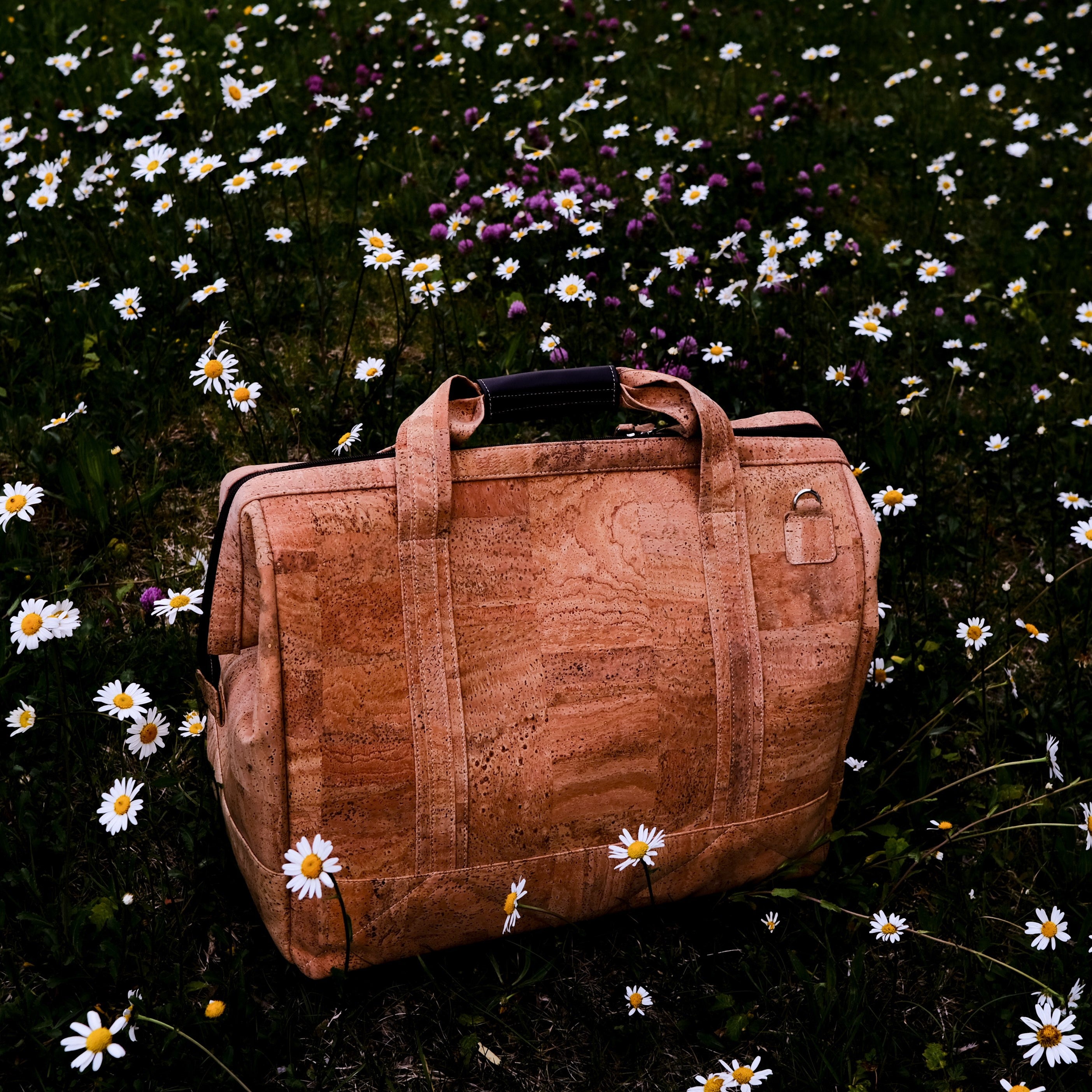 Cork briefcase * vegan * laptop bag for men * washable * antiseptic * handmade in Portugal