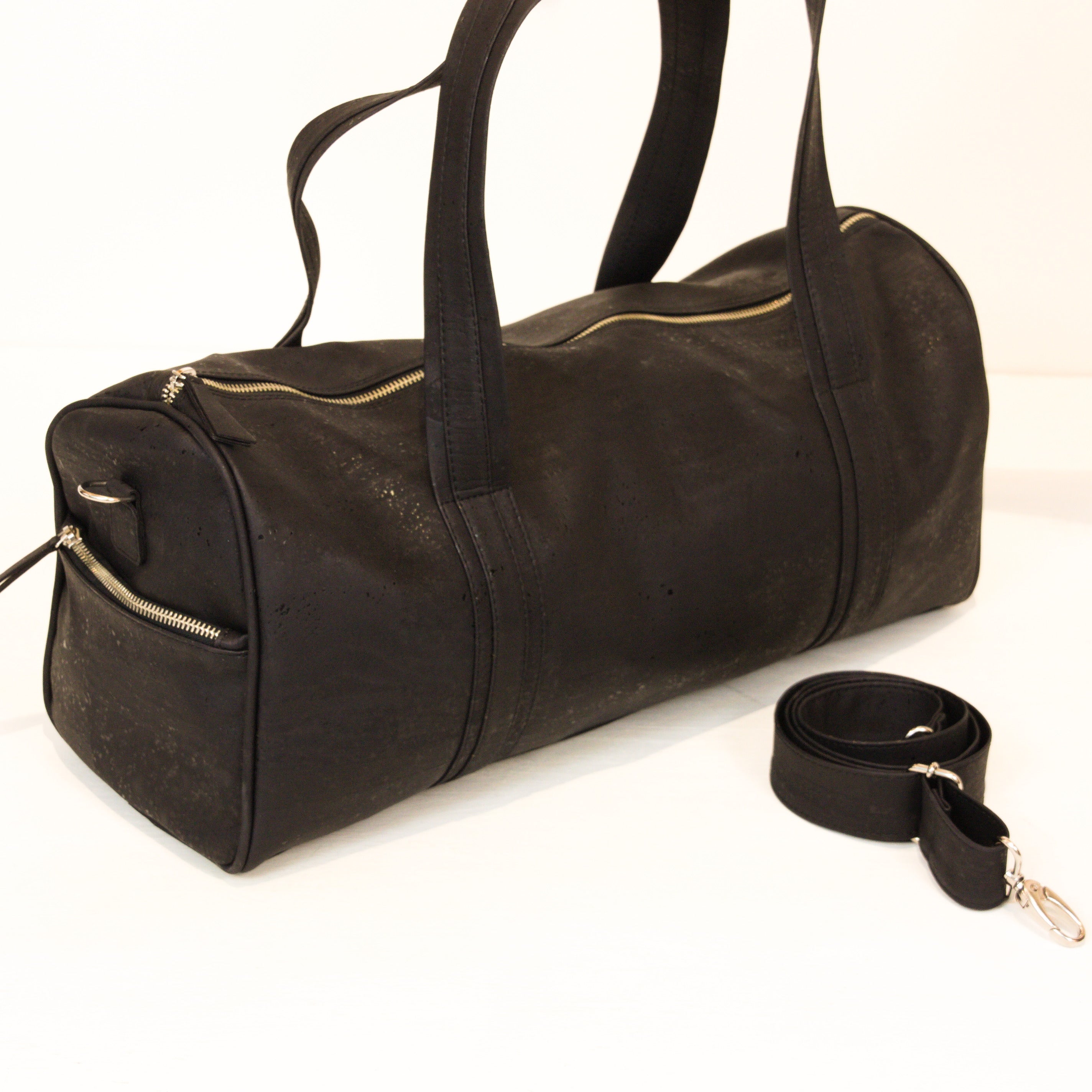 Kork Sporttasche für Männer und Frauen * in 2 Farben * vegan * abwaschbar * antiseptisch * sehr leicht * handgefertigtes Sportbag