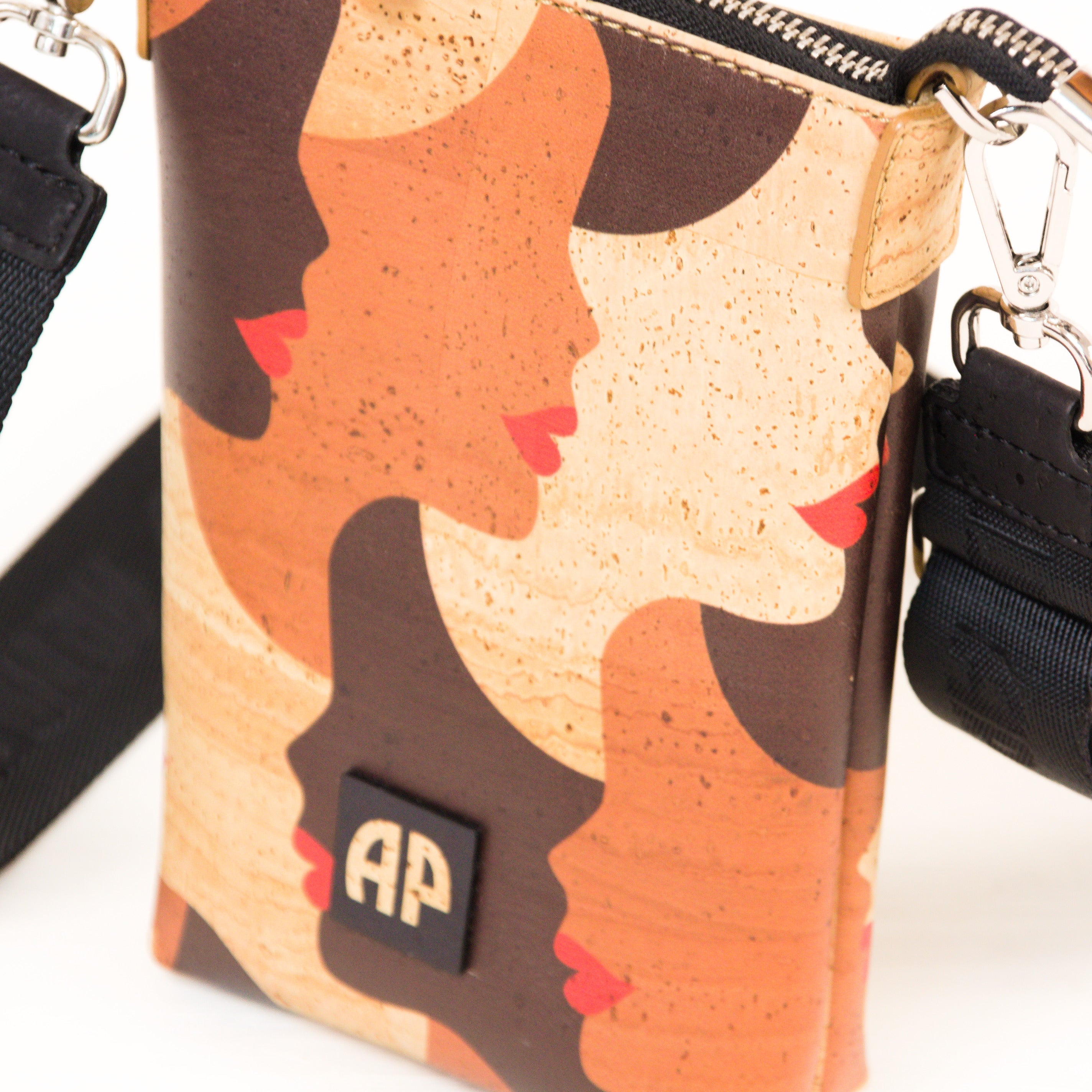 Cork mobile phone bag * 2 different designs * vegan * crossbody mobile phone bag * handmade in Portugal