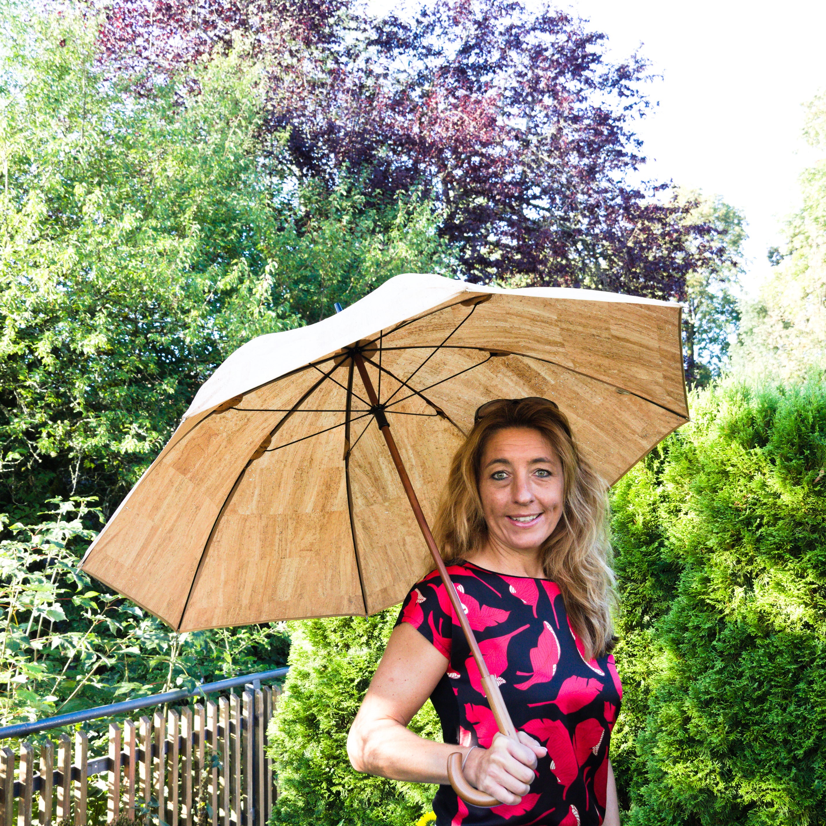 Wood handle on sale umbrella woman